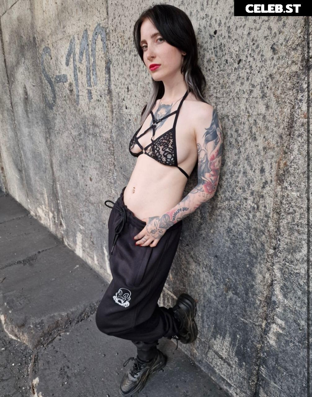 Lia Louise Image 1294437