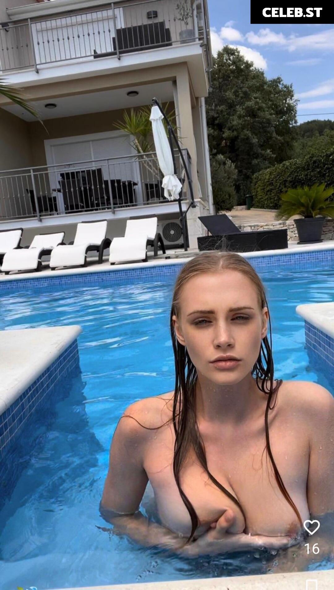 Julia Damro Image 129110