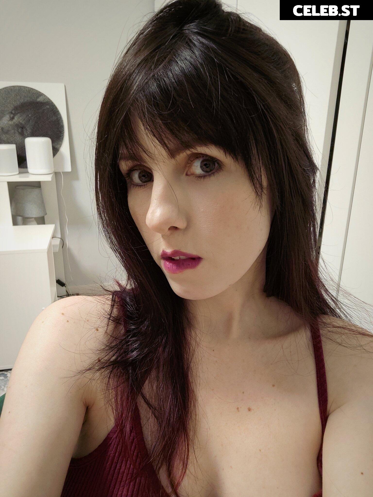 _blackbee_ Lili Image 1287403