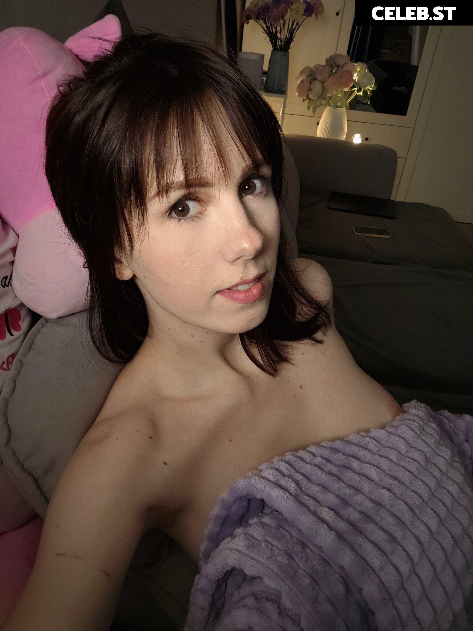 _blackbee_ Lili Image 1287217