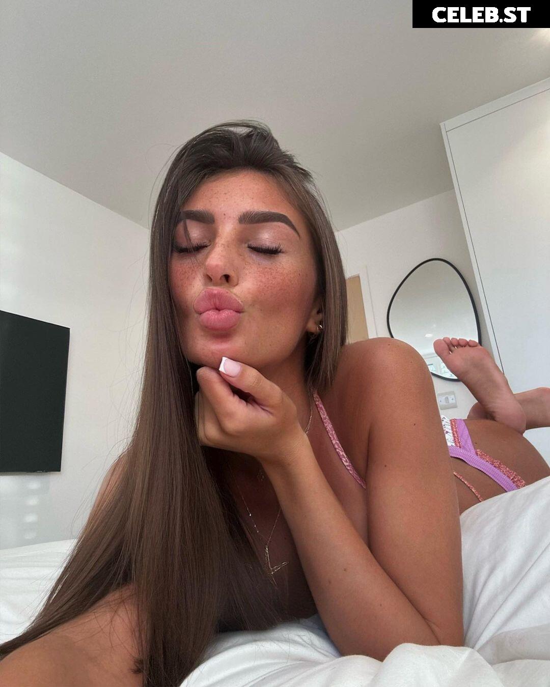 Maddy Cheary / maddycheary Image 12825361