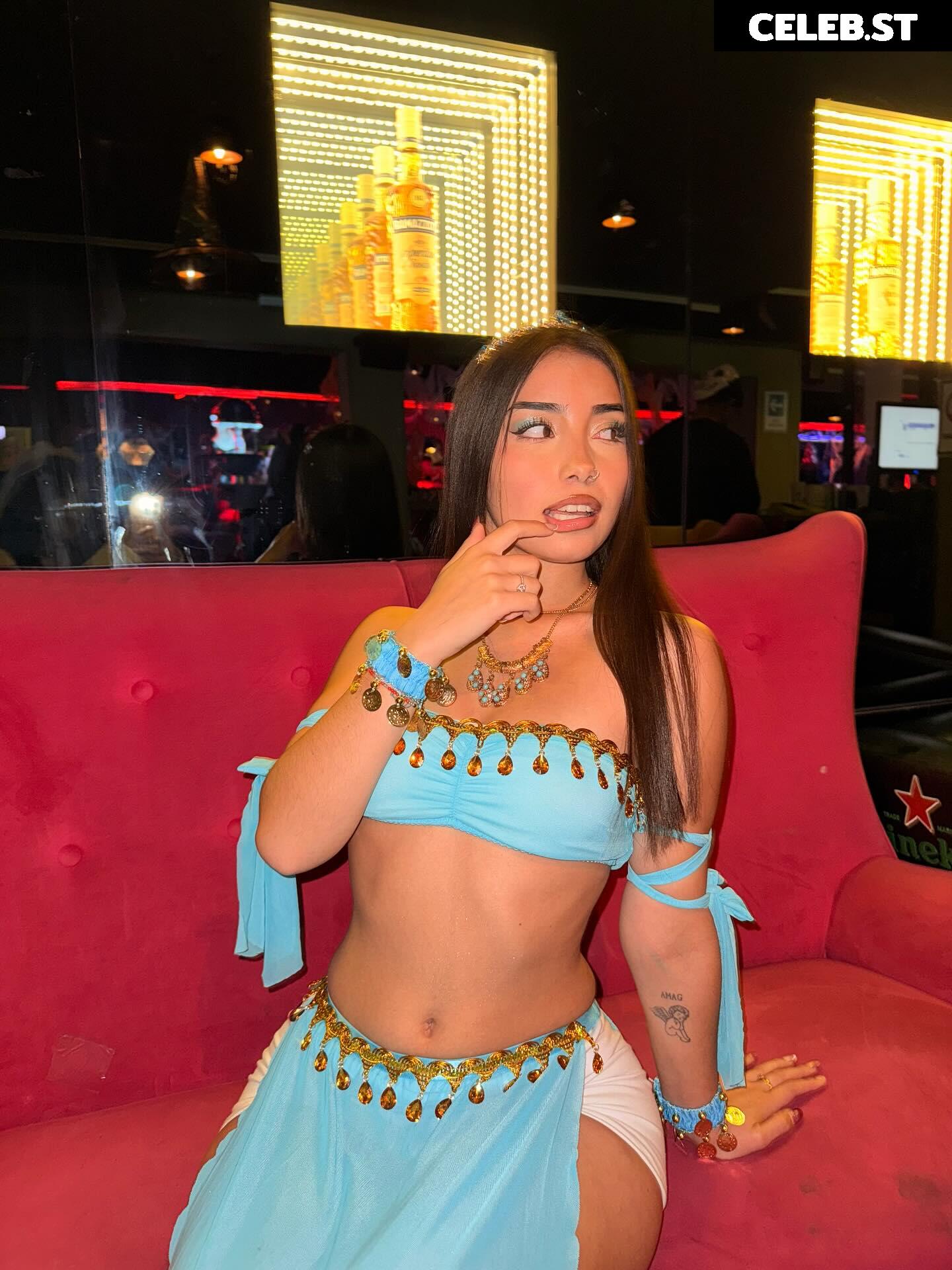 𝐶𝑎𝑟𝑙𝑎 𝑃𝑎𝑒𝑧 / carlaaaapg / carlihairpg Image 12833729