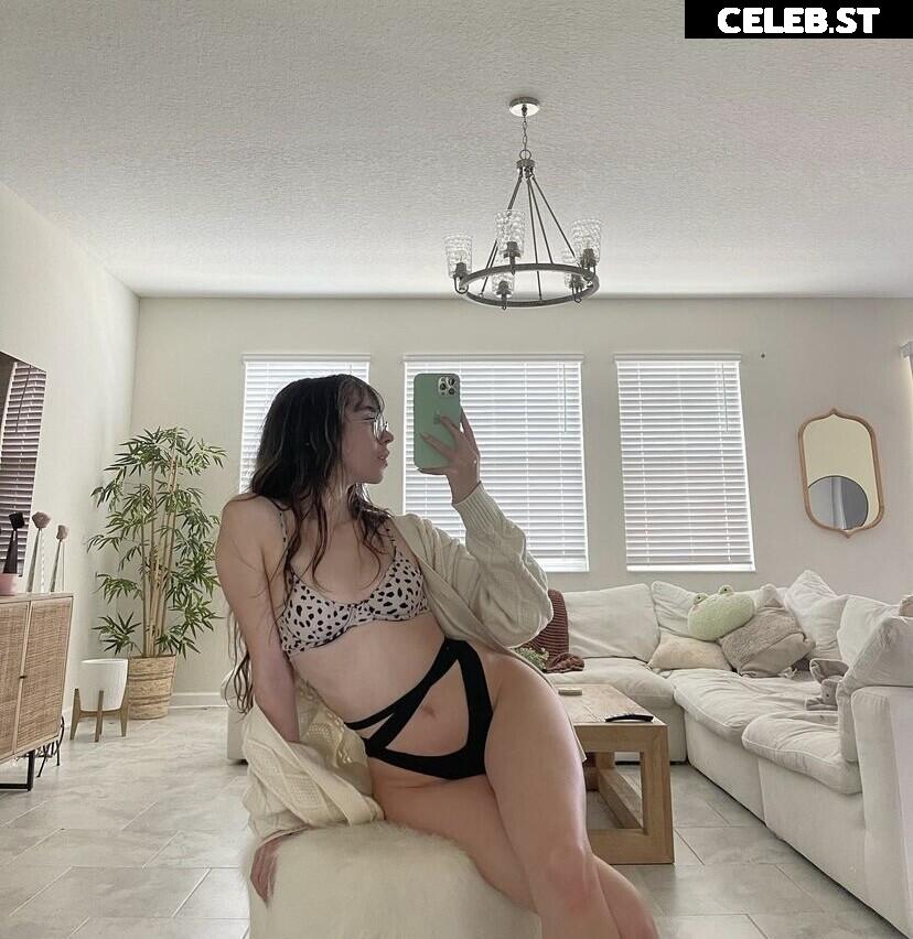 Catlyn Crespo Image 12832010