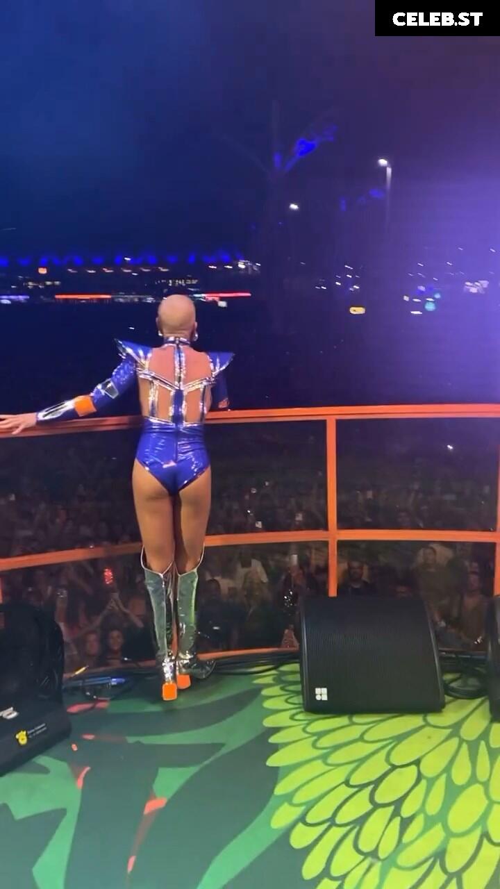 Xuxa Meneghel Image 12750421