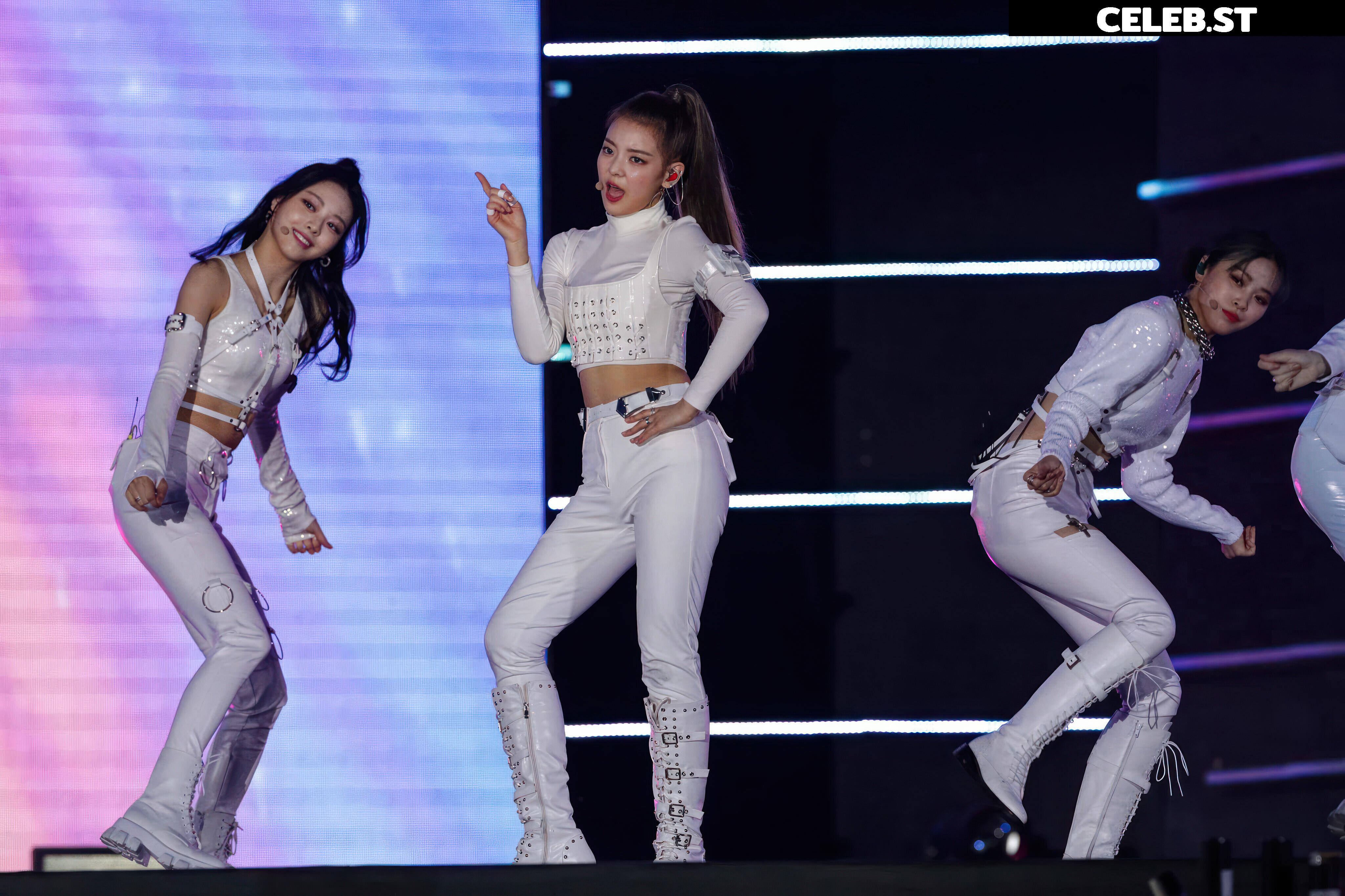 Yuna - ITZY (유나, Shin Yu Na) Image 12748158