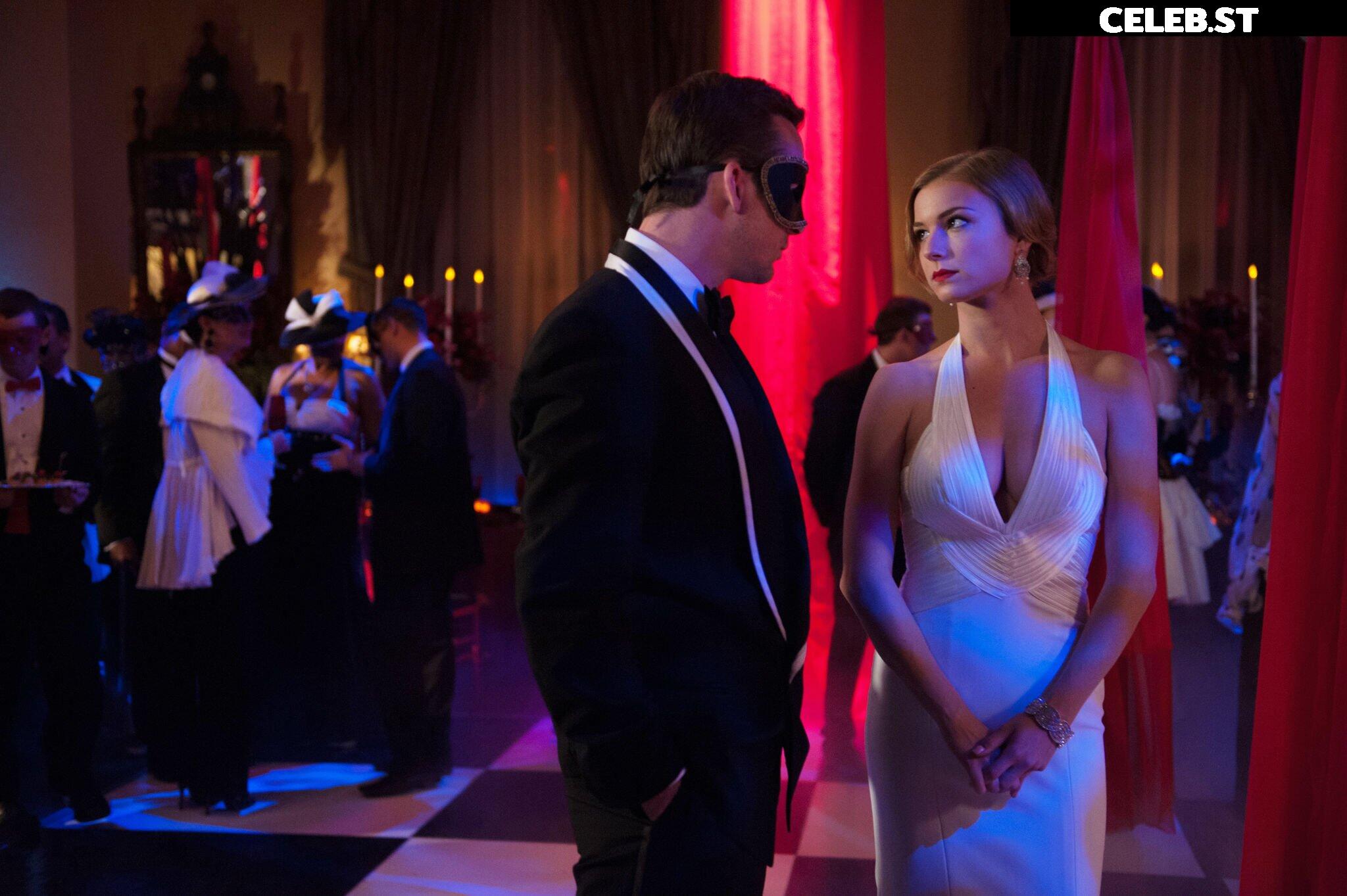 Emily VanCamp Image 12717687