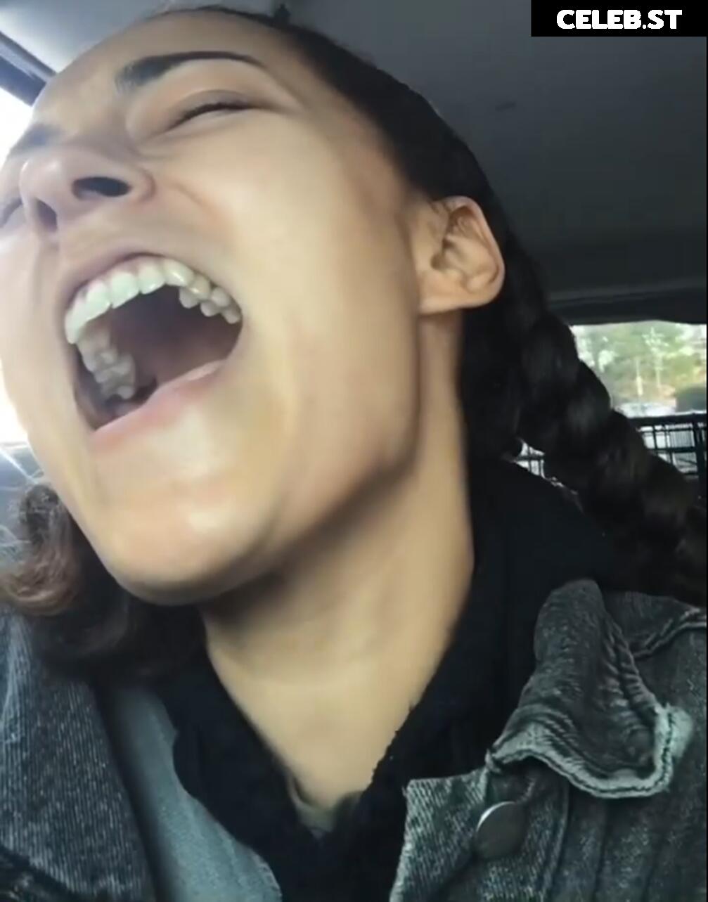 Rava Banks / ravalavabanks Image 12716851