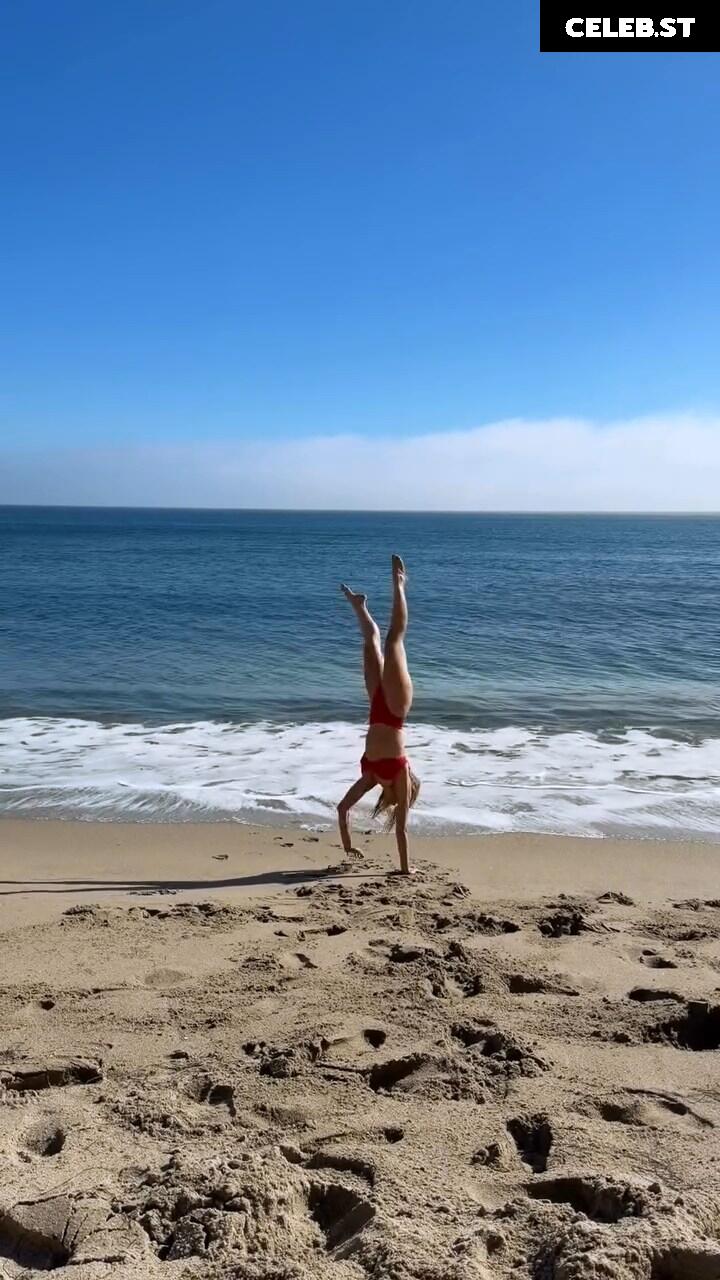 Caroline Abras Image 12724446