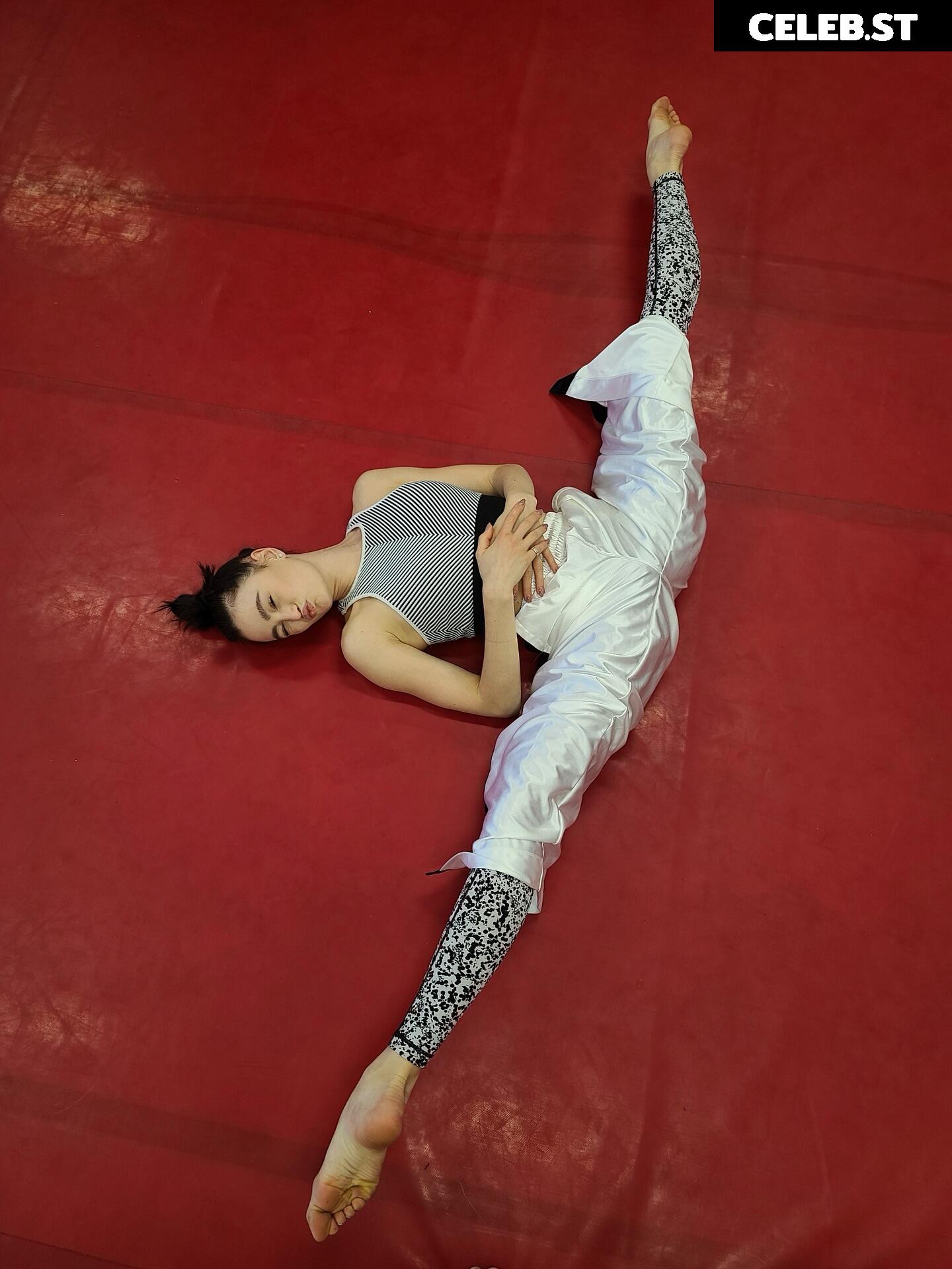 Marina Mazepa Image 12724217