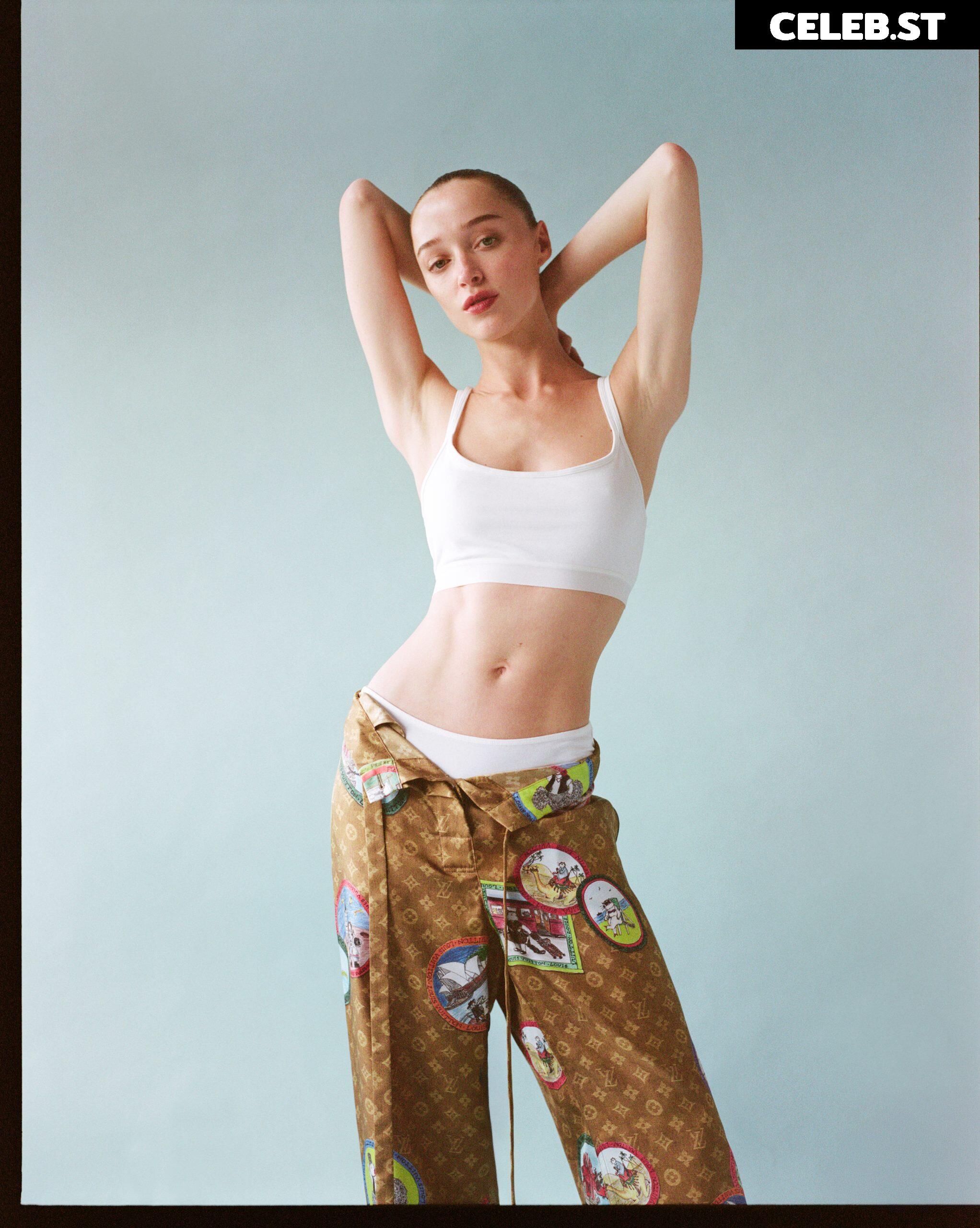 Phoebe Dynevor Image 12658367