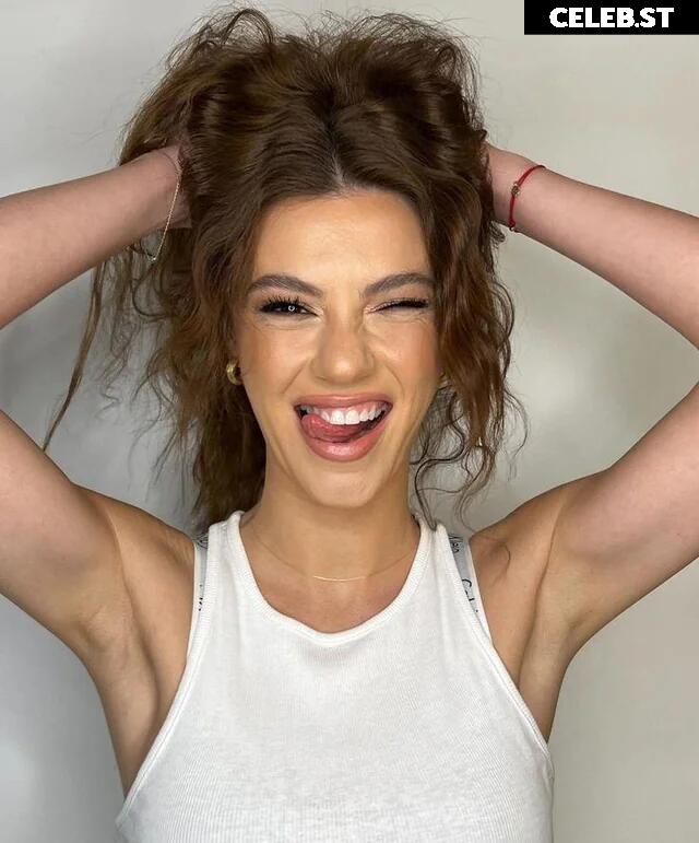 Yüsra Geyik Image 12668279