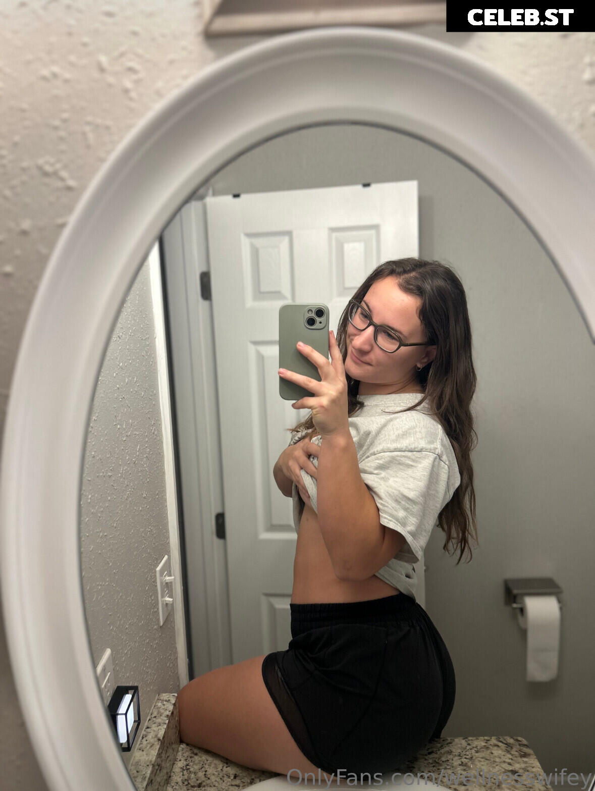 Wellnesswifey / Kayla Moore Image 12664538