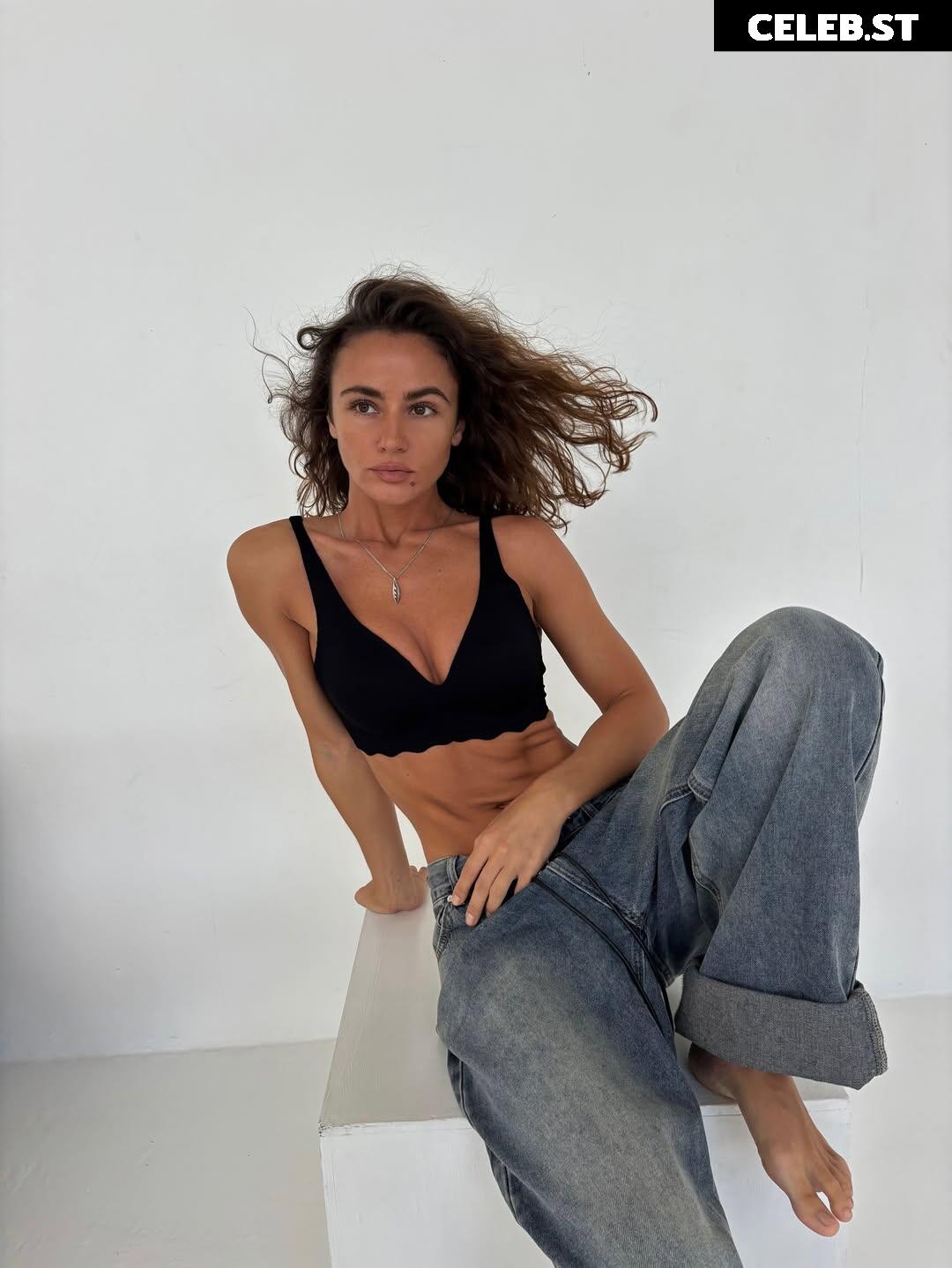 Yuliya Lazarenko Image 12669041