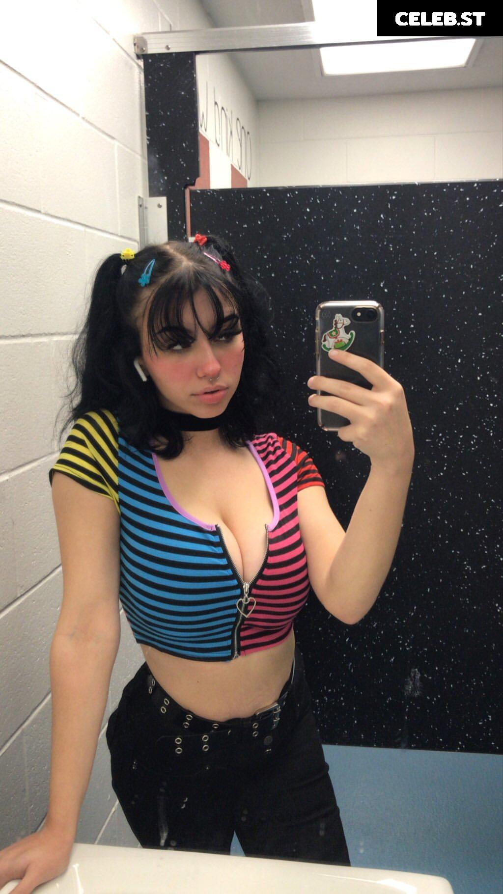 v0l4til3 / bbabydollyy Image 12678508