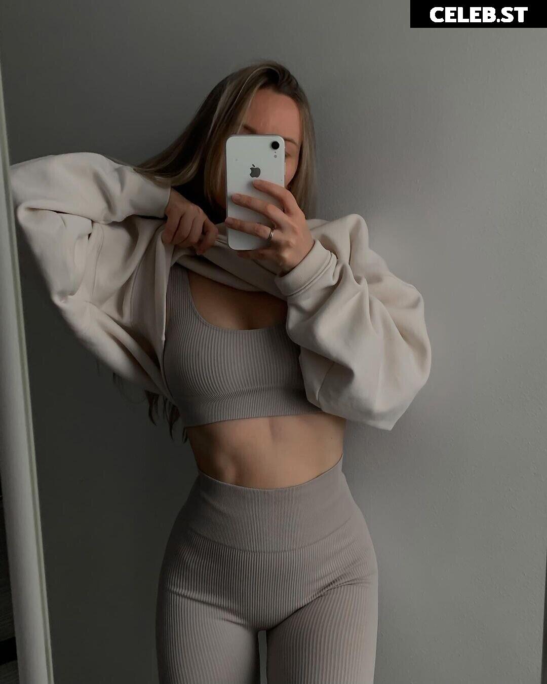 Anastasia Eremina | miywki Image 12679672