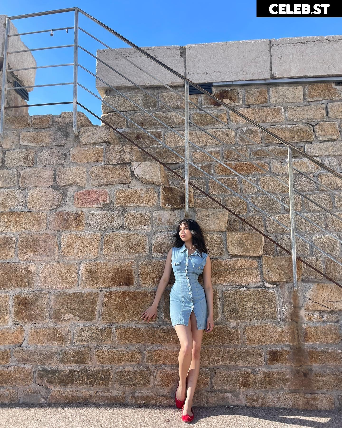 Anika Vishwanath | Bimbus2000 | Anikaisfamous Image 12615255