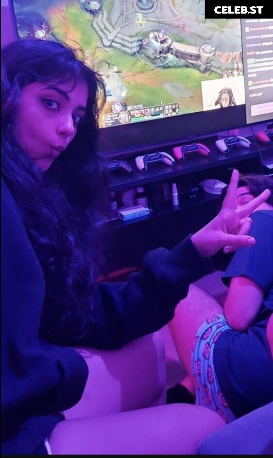 Yulla Image 12624402