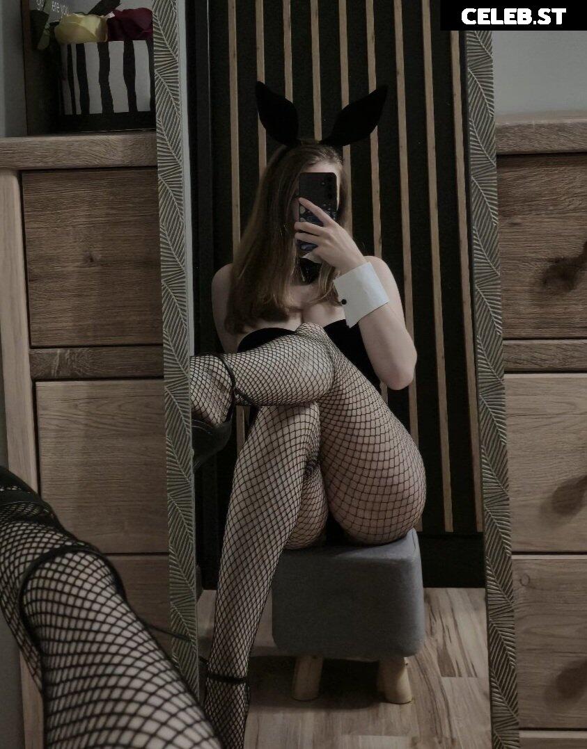 @xgeishaxx @xcarolajnx Image 12695224