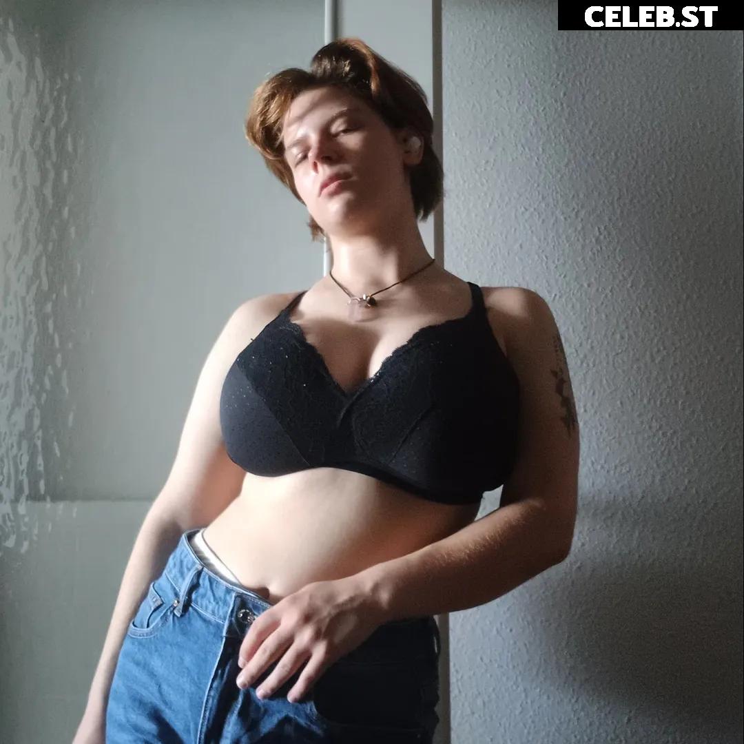 Glossygirl093 / Tanja Bryks Image 12688607