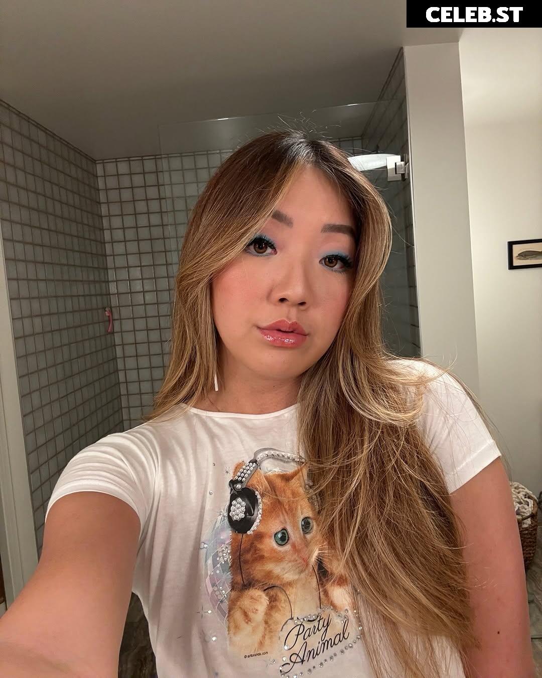 Simona Shao Image 12680173