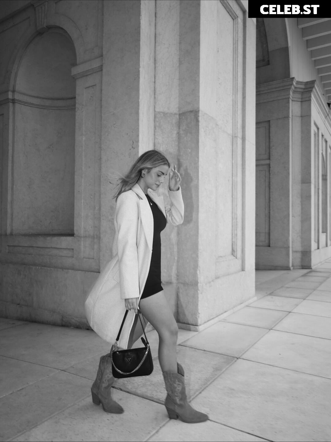 _.lara.sofia Image 12683075