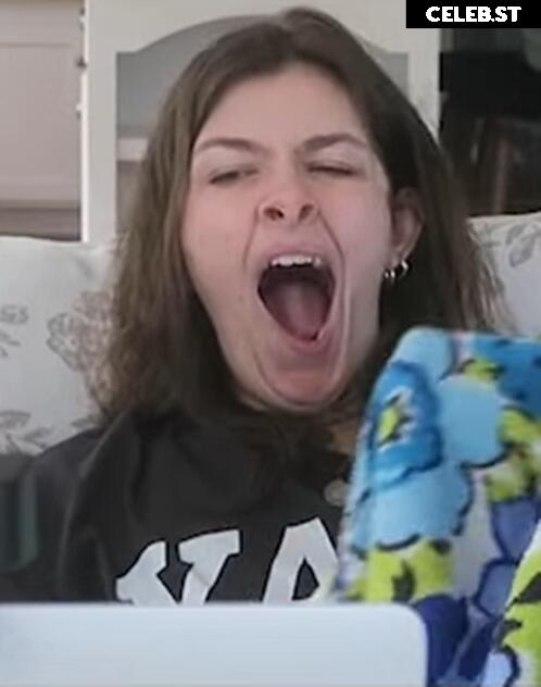 Lia Reacts / Lia_Fiore Image 12555227