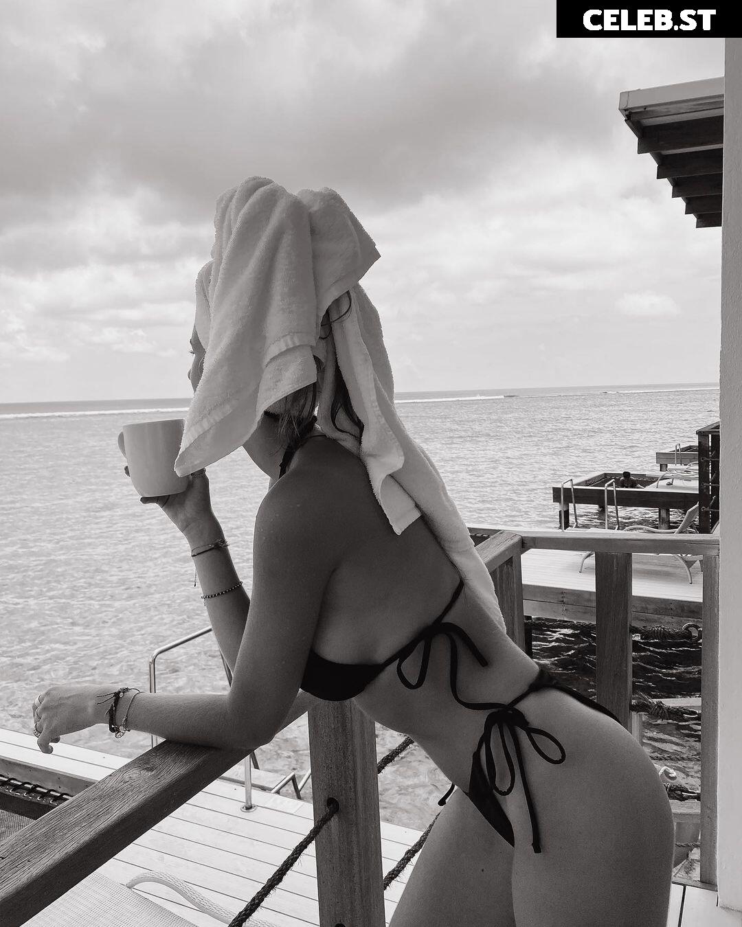 Lies Zhara (Dutch Influencer) Image 12556303