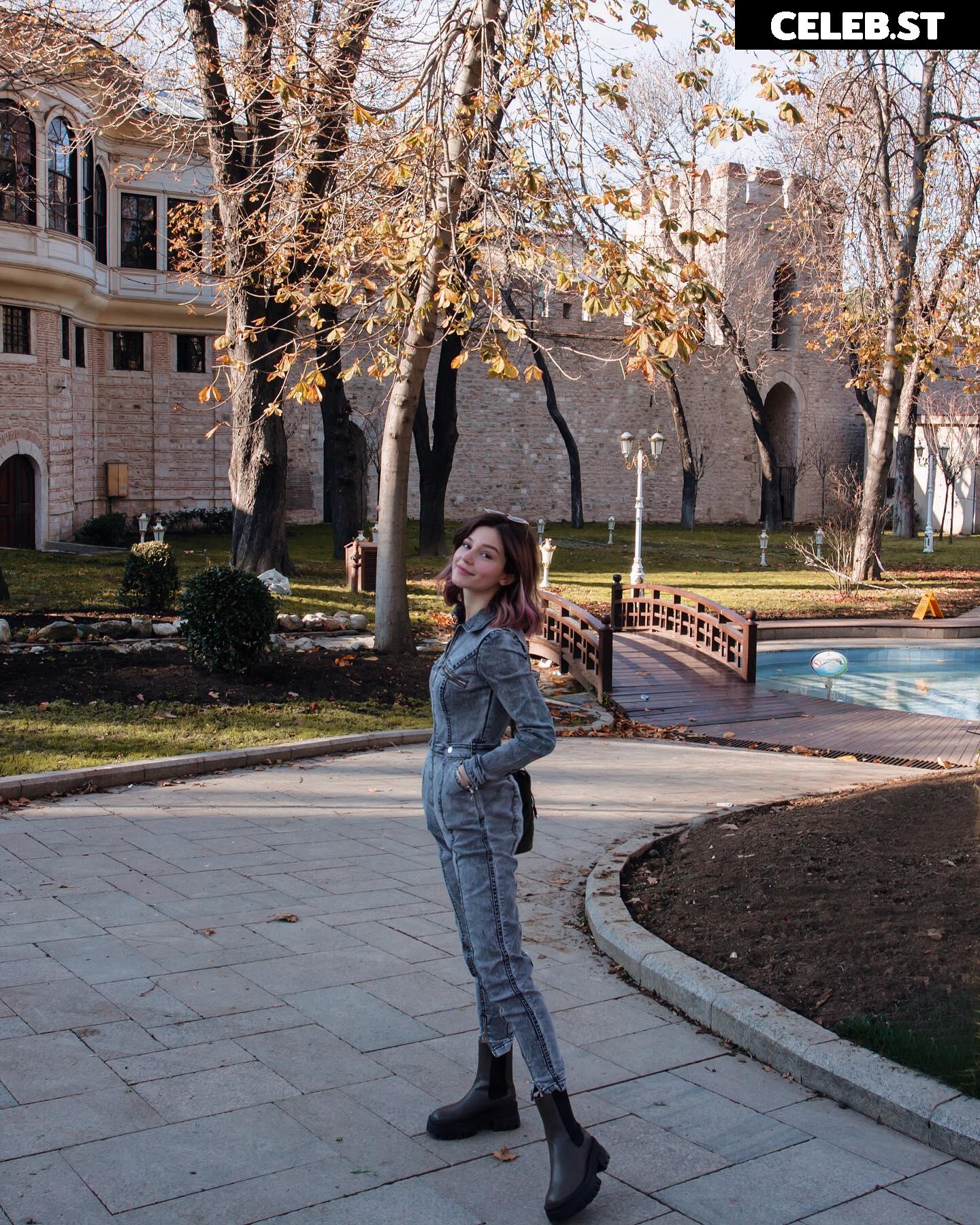 Sumru Özden / sumruozdenn Image 12551982