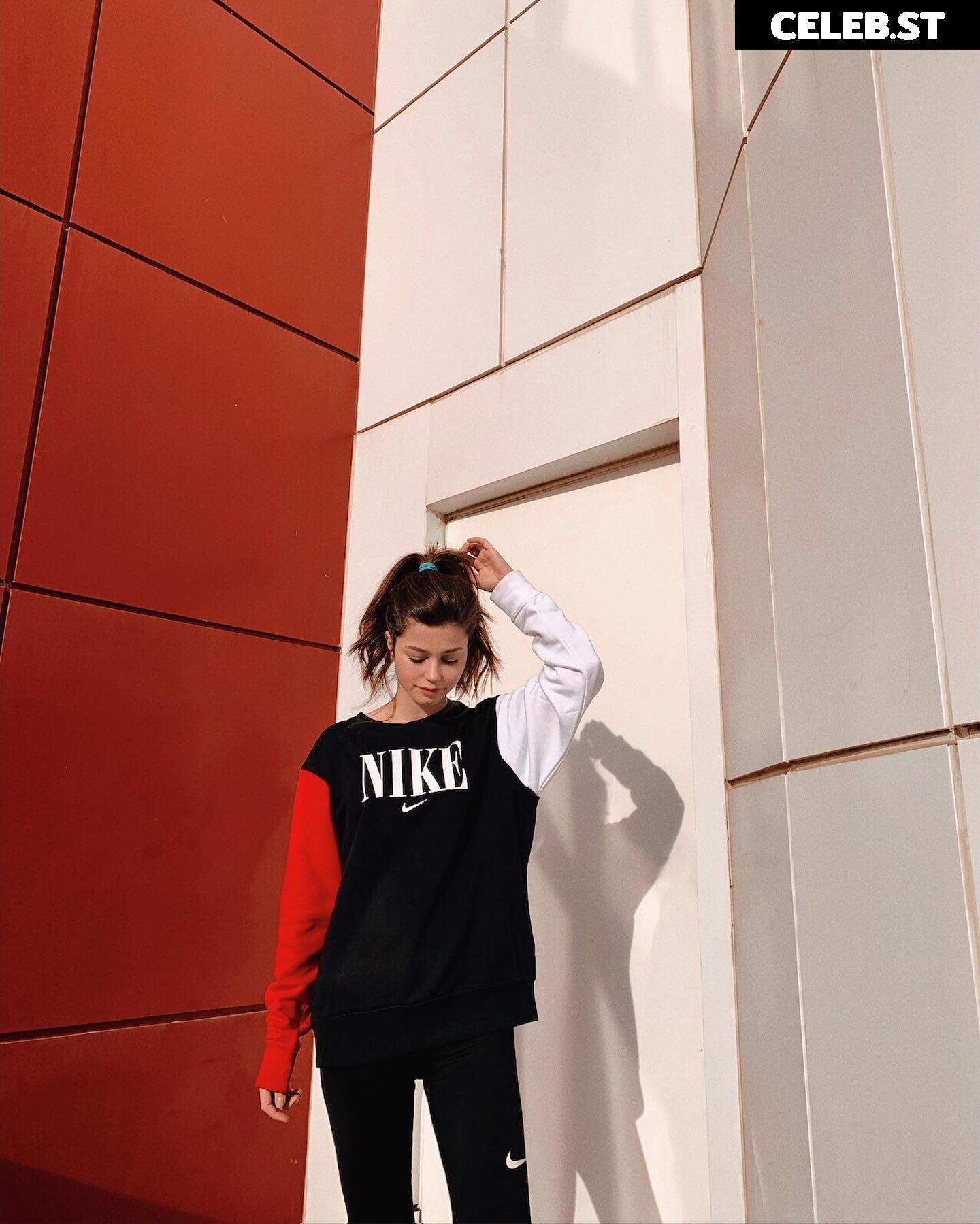 Sumru Özden / sumruozdenn Image 12551948