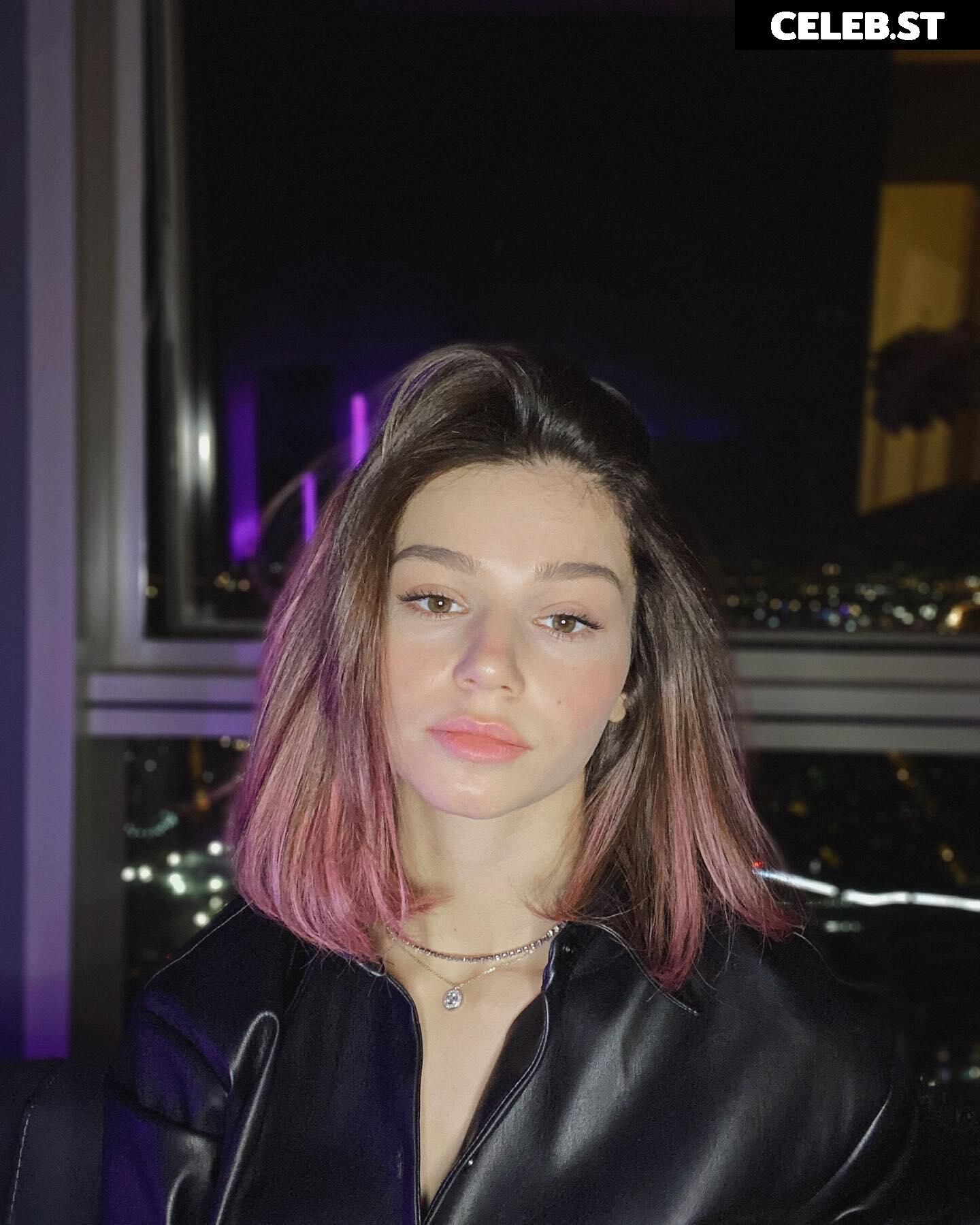 Sumru Özden / sumruozdenn Image 12551976