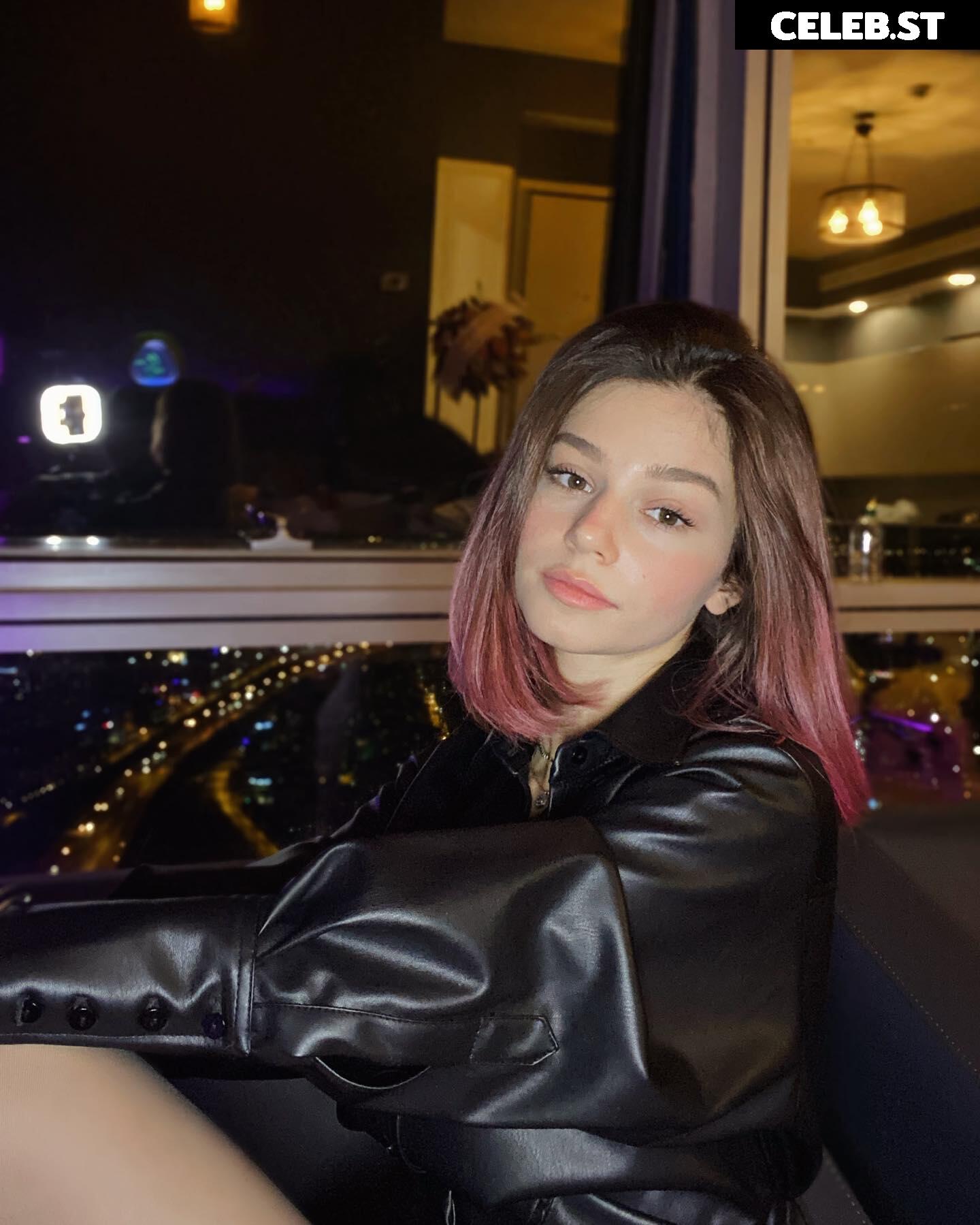 Sumru Özden / sumruozdenn Image 12551975