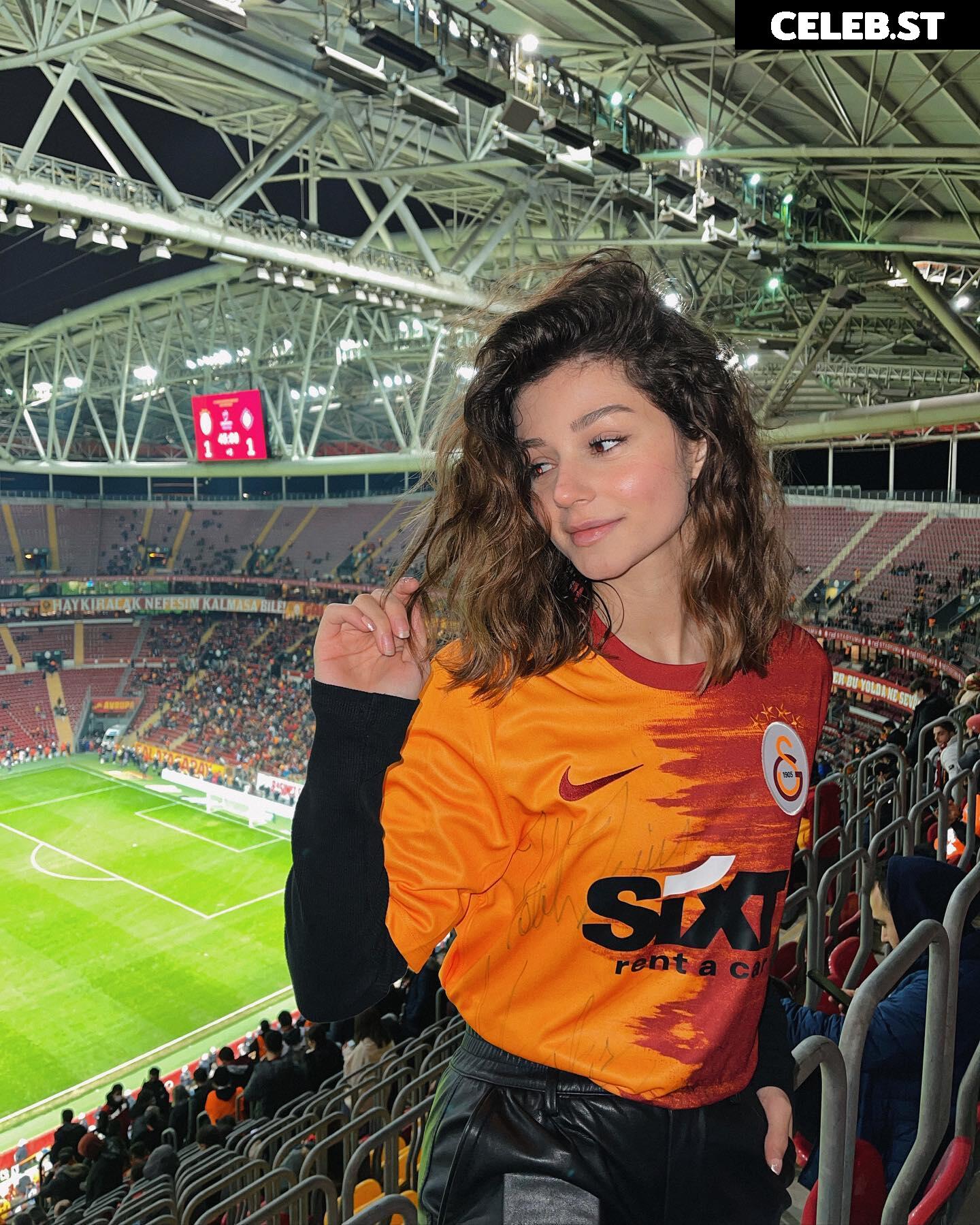 Sumru Özden / sumruozdenn Image 12552028