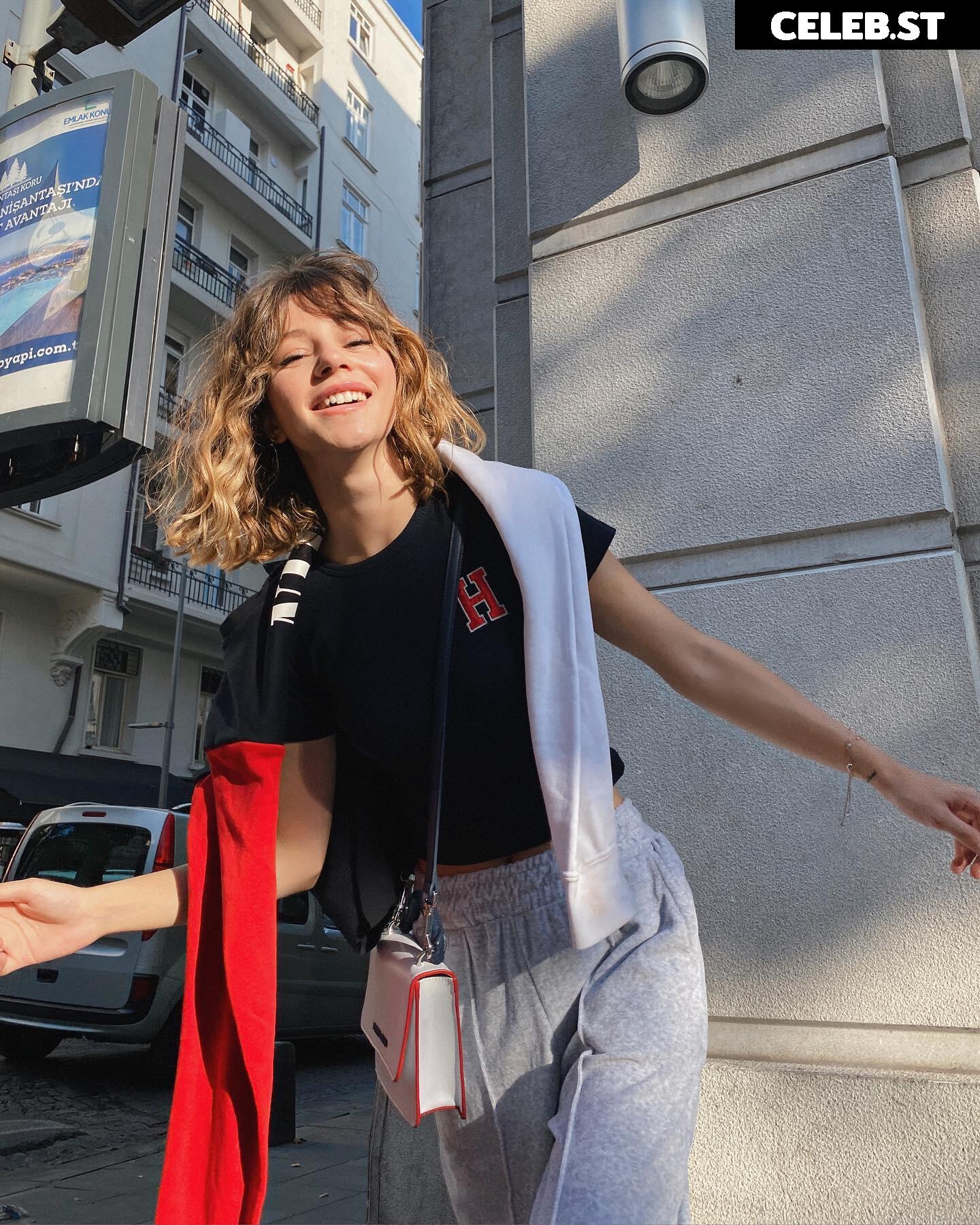 Sumru Özden / sumruozdenn Image 12552015