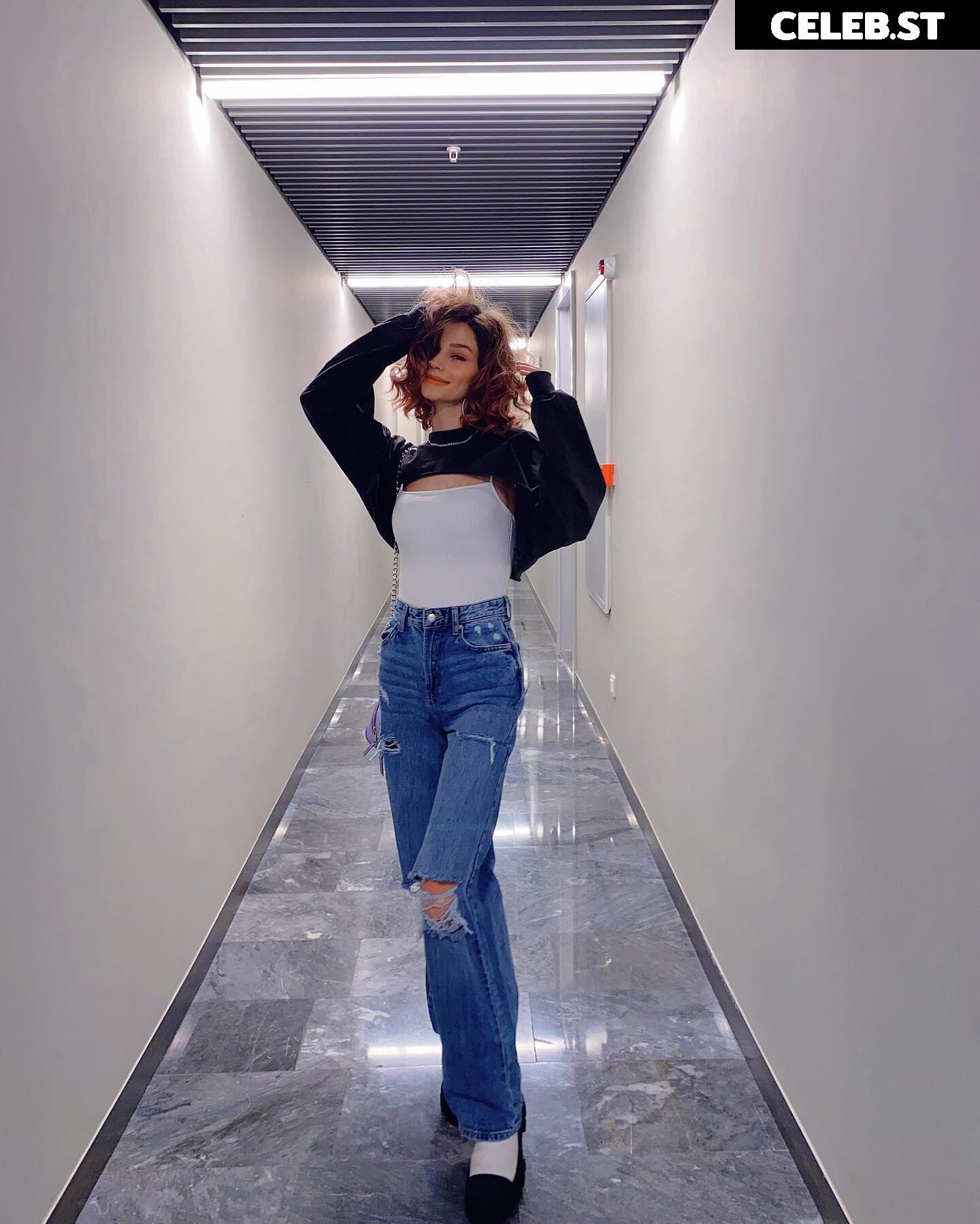 Sumru Özden / sumruozdenn Image 12552000