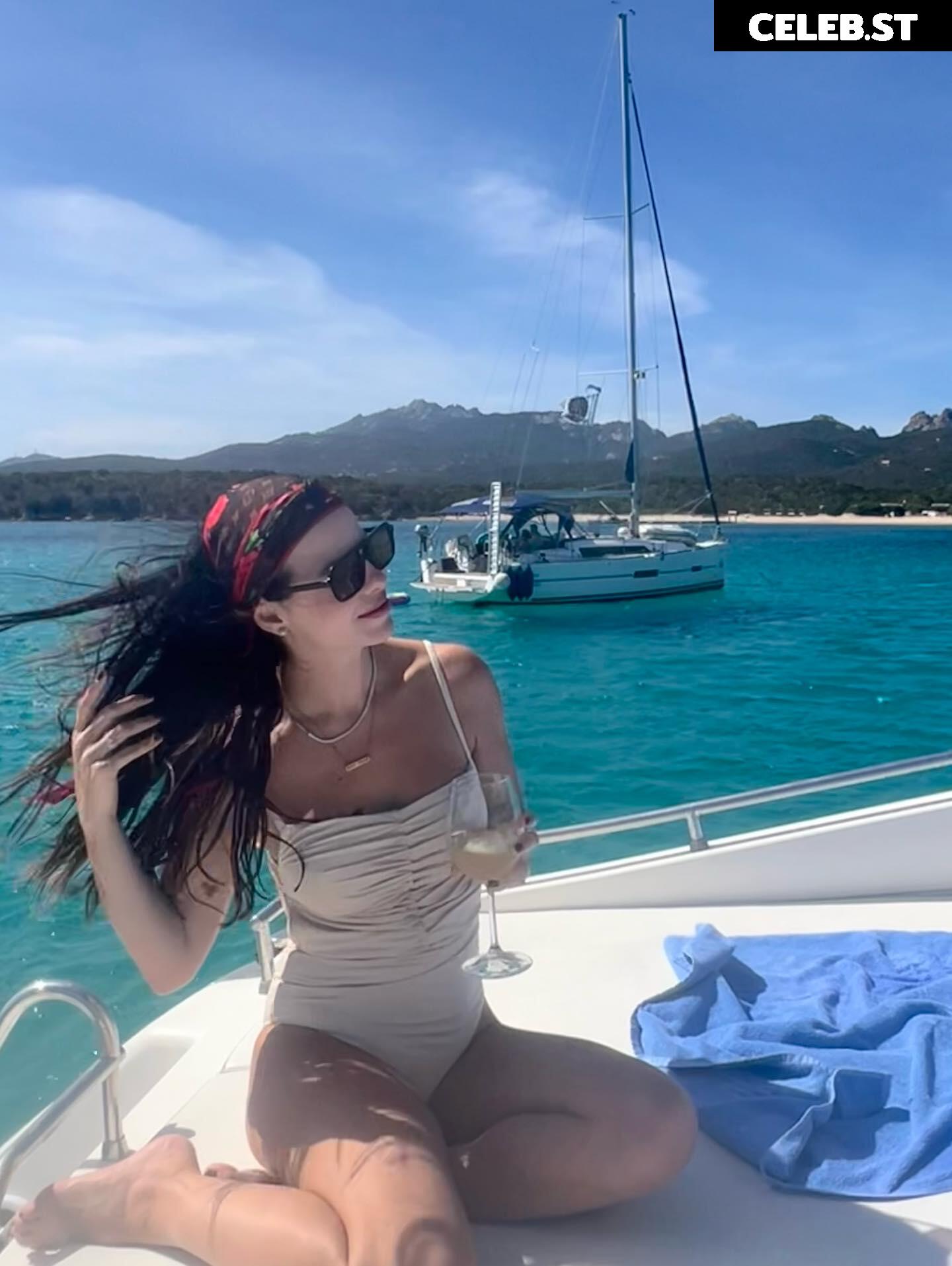 Sthefany Brito Image 12561717