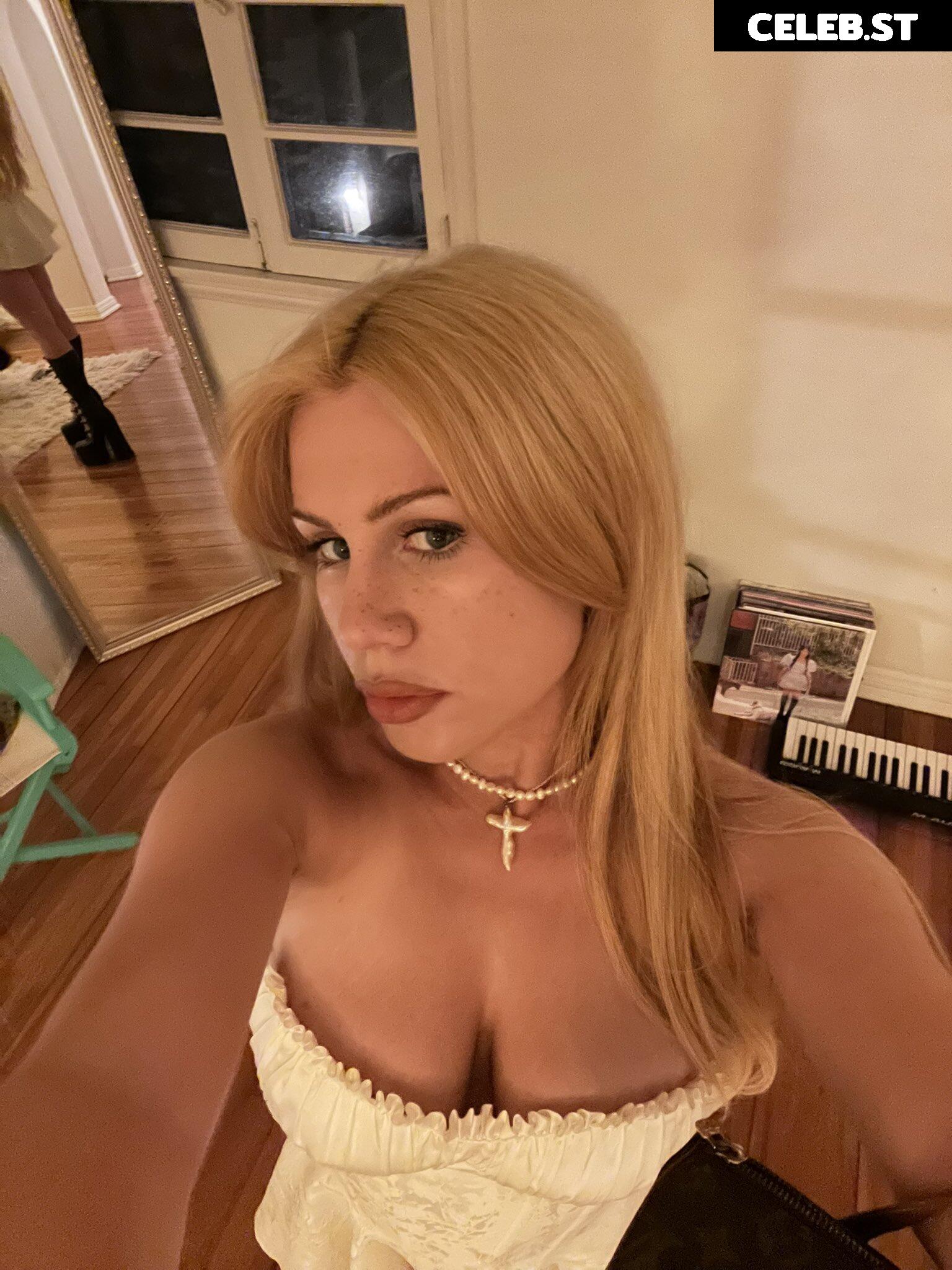 Slayyyter Image 12578338