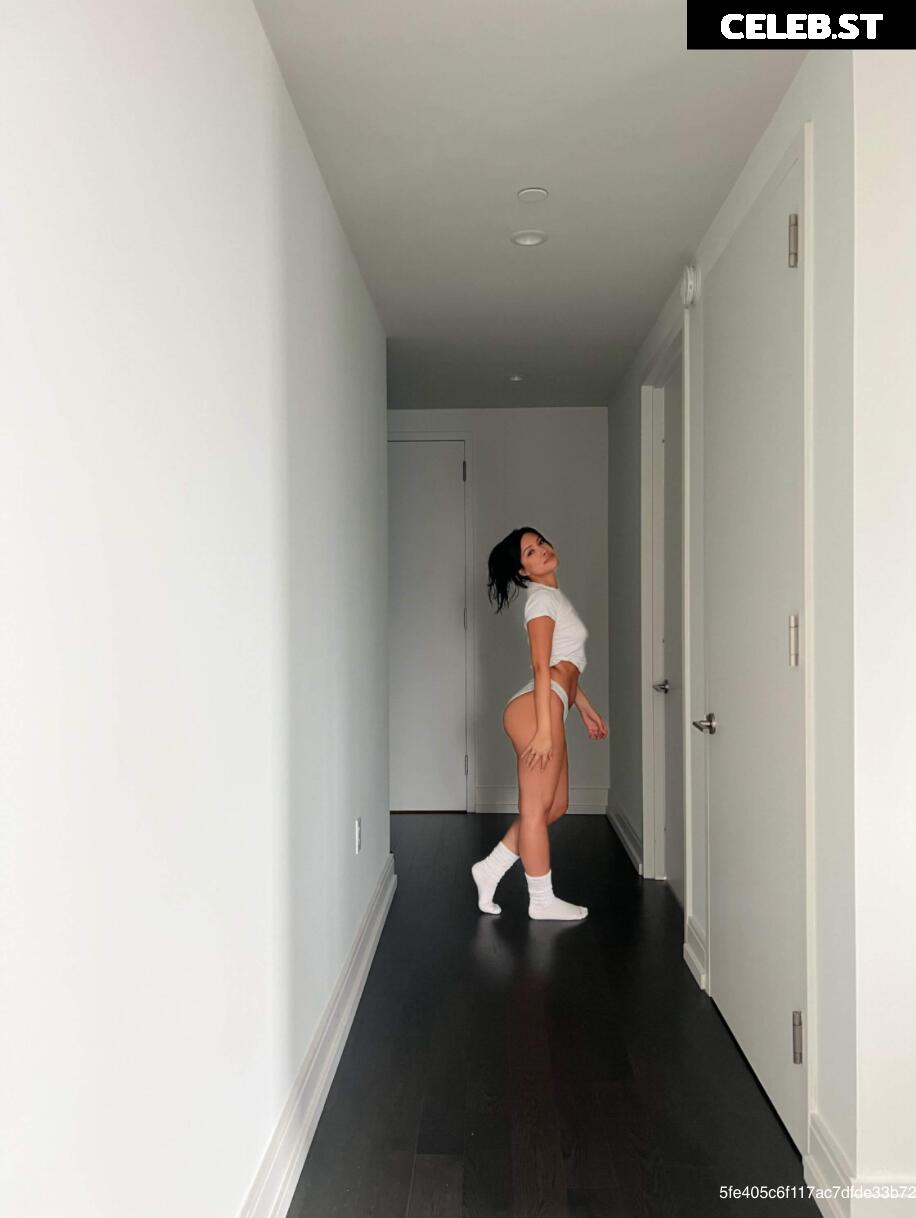 Julia Kelly Image 12575815