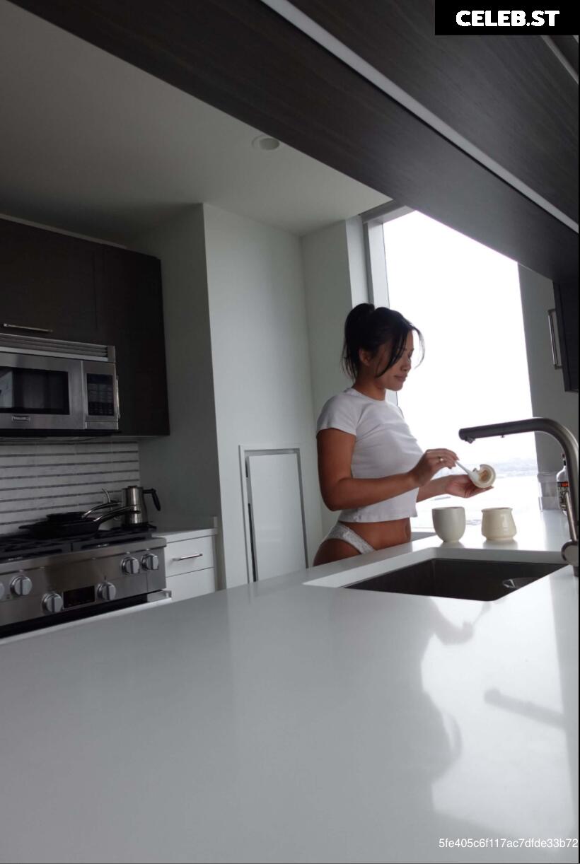 Julia Kelly Image 12575819