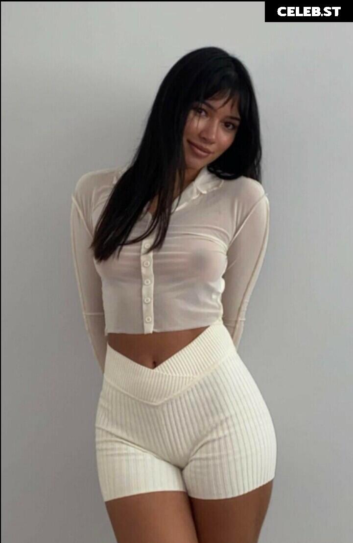 Julia Kelly Image 12575806