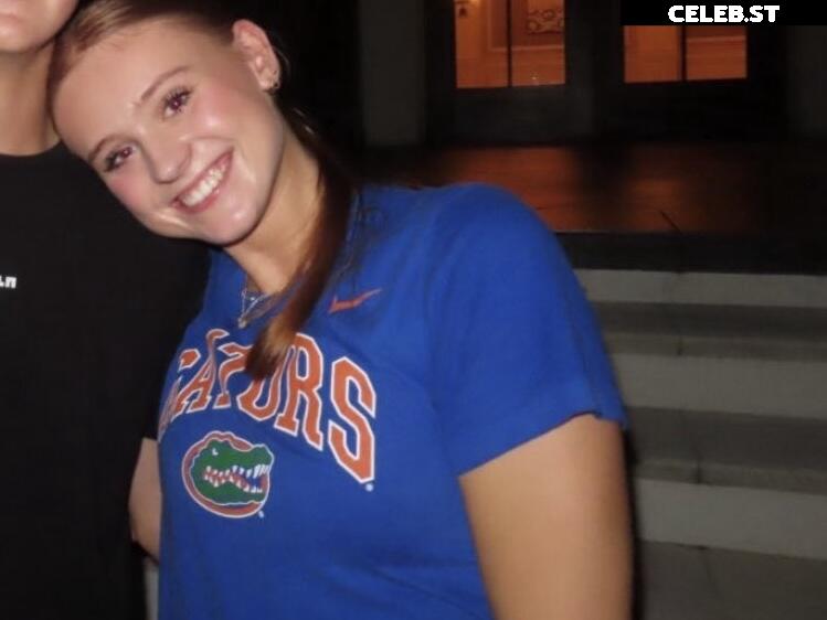 @madskowalski / Maddie Kowalski Image 12575531