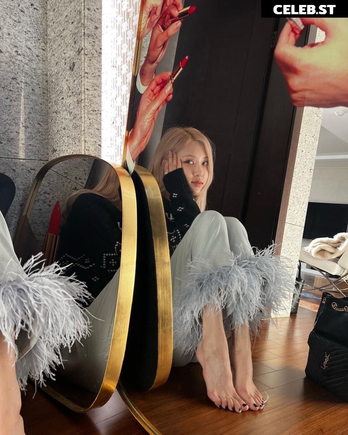 Rosé || Roseanne Park - BLΛƆKPIИK ( BLACKPINK ) Image 12576415