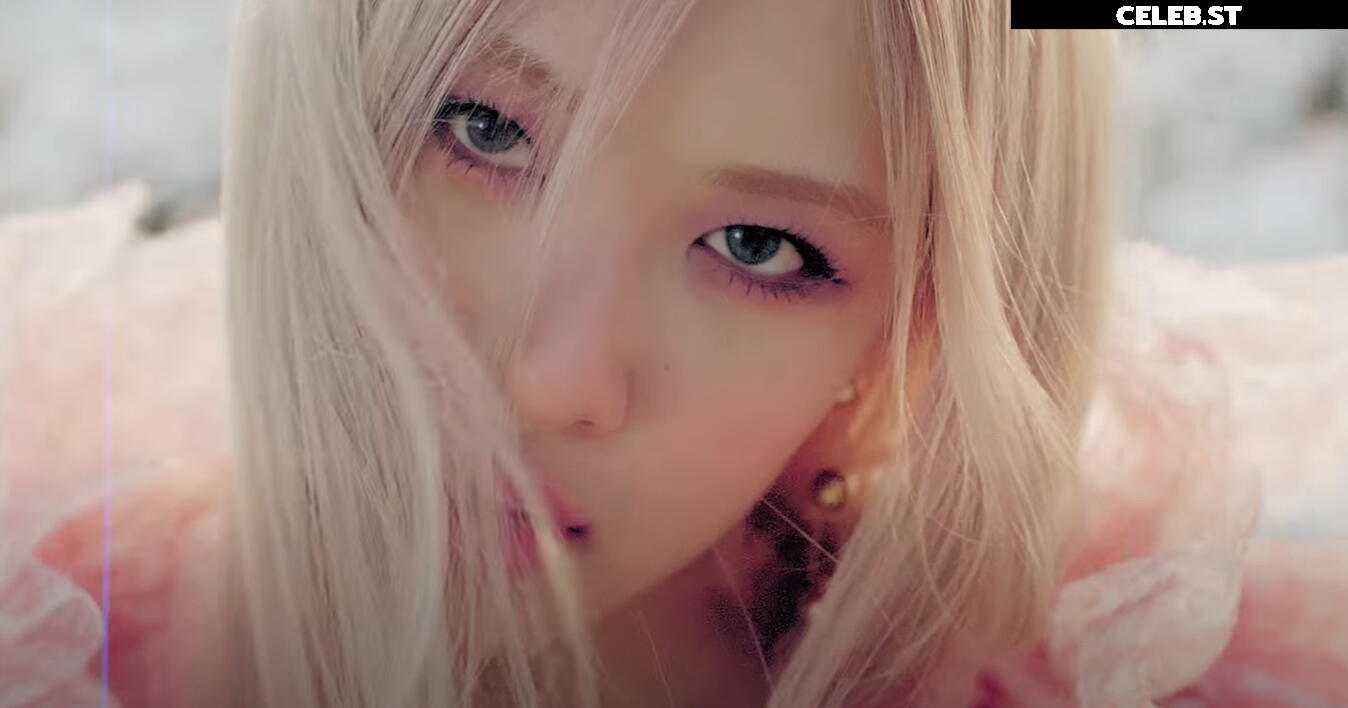 Rosé || Roseanne Park - BLΛƆKPIИK ( BLACKPINK ) Image 12576369