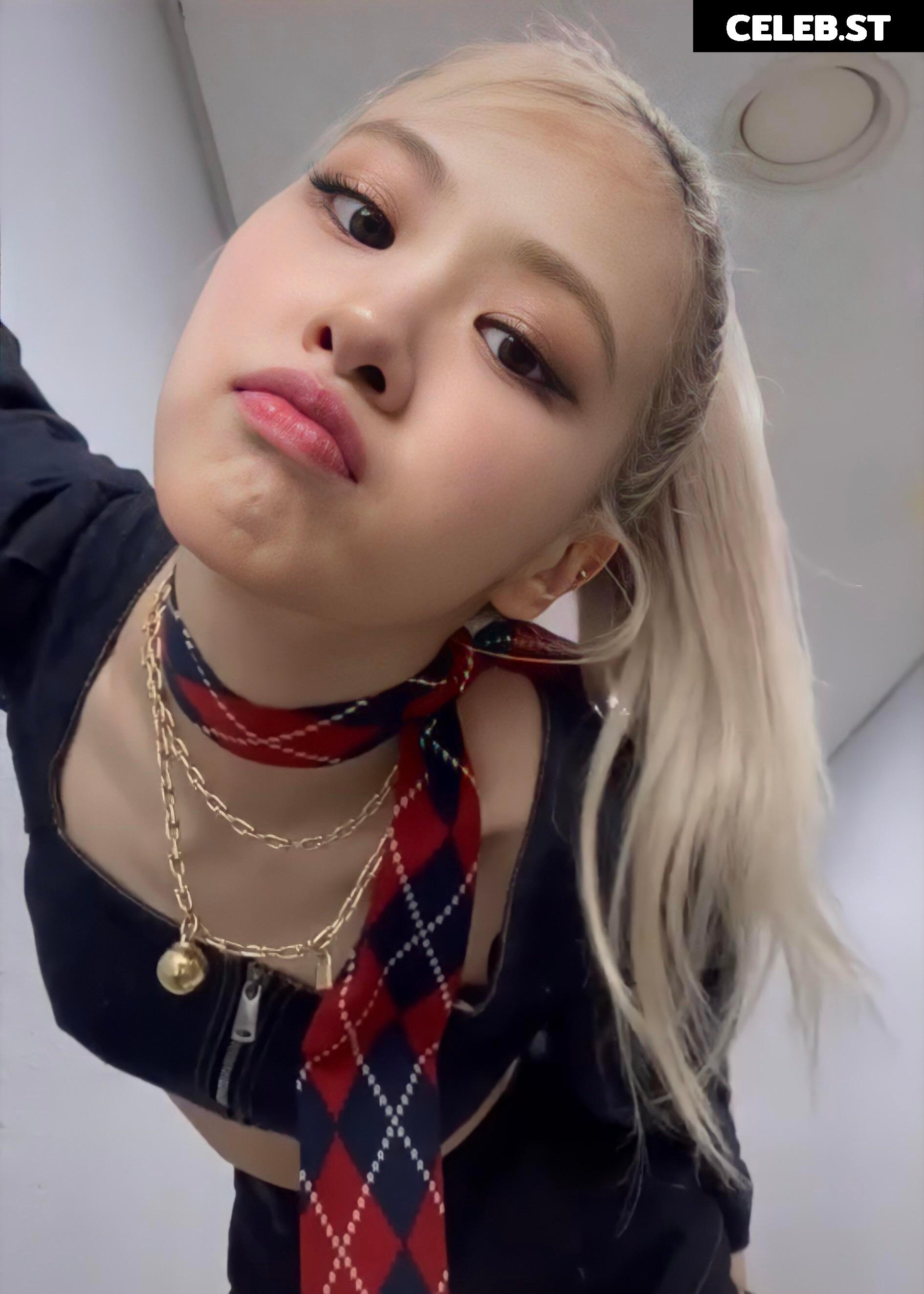 Rosé || Roseanne Park - BLΛƆKPIИK ( BLACKPINK ) Image 12576357