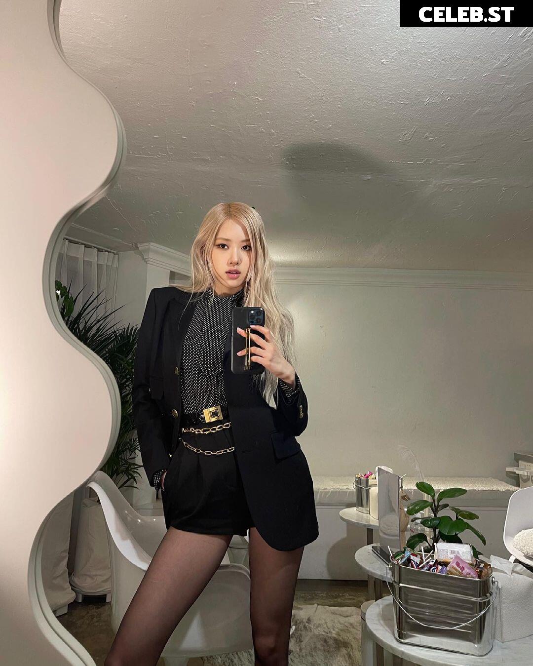 Rosé || Roseanne Park - BLΛƆKPIИK ( BLACKPINK ) Image 12576376