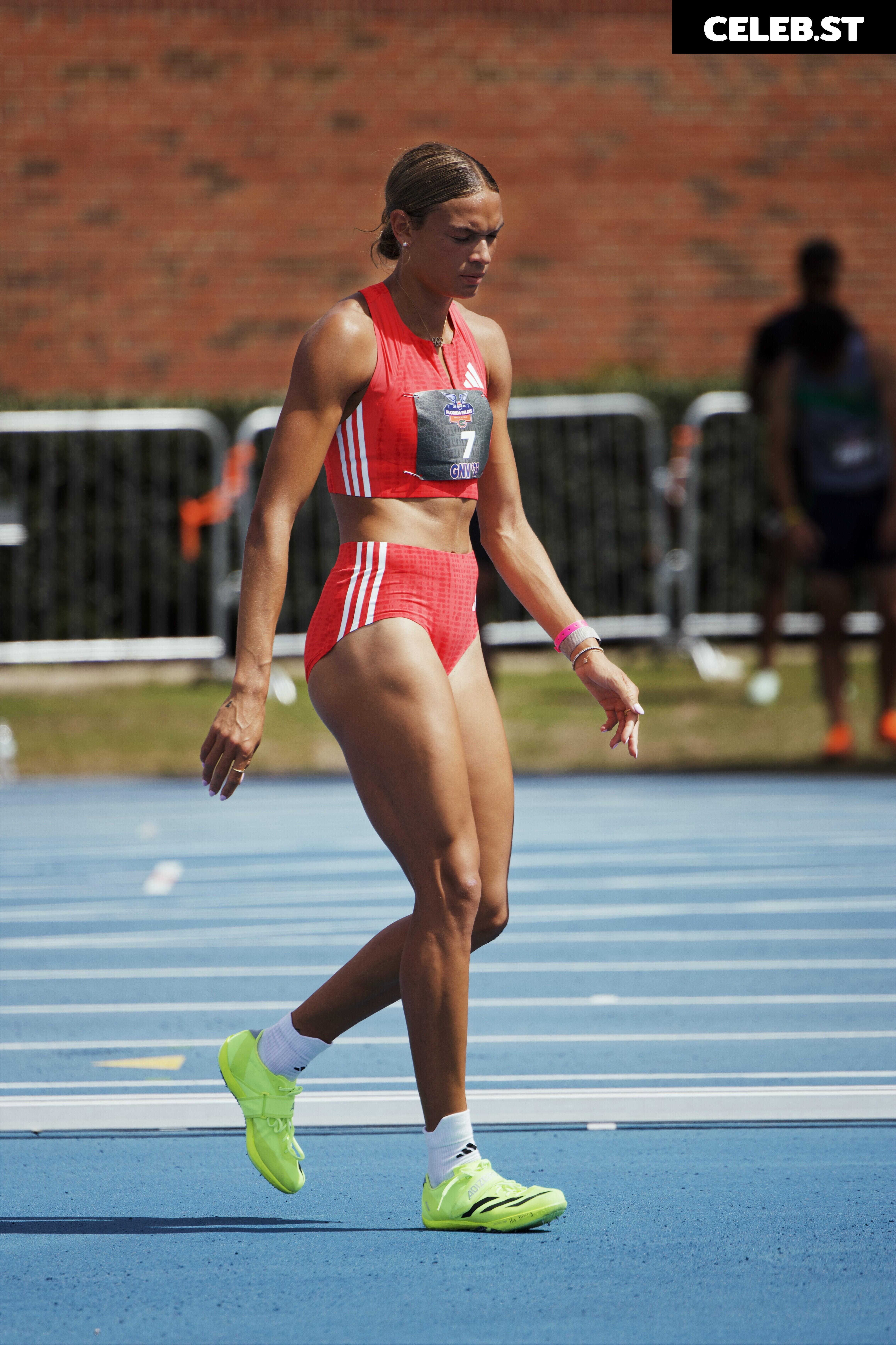 Anna Hall Image 12579124