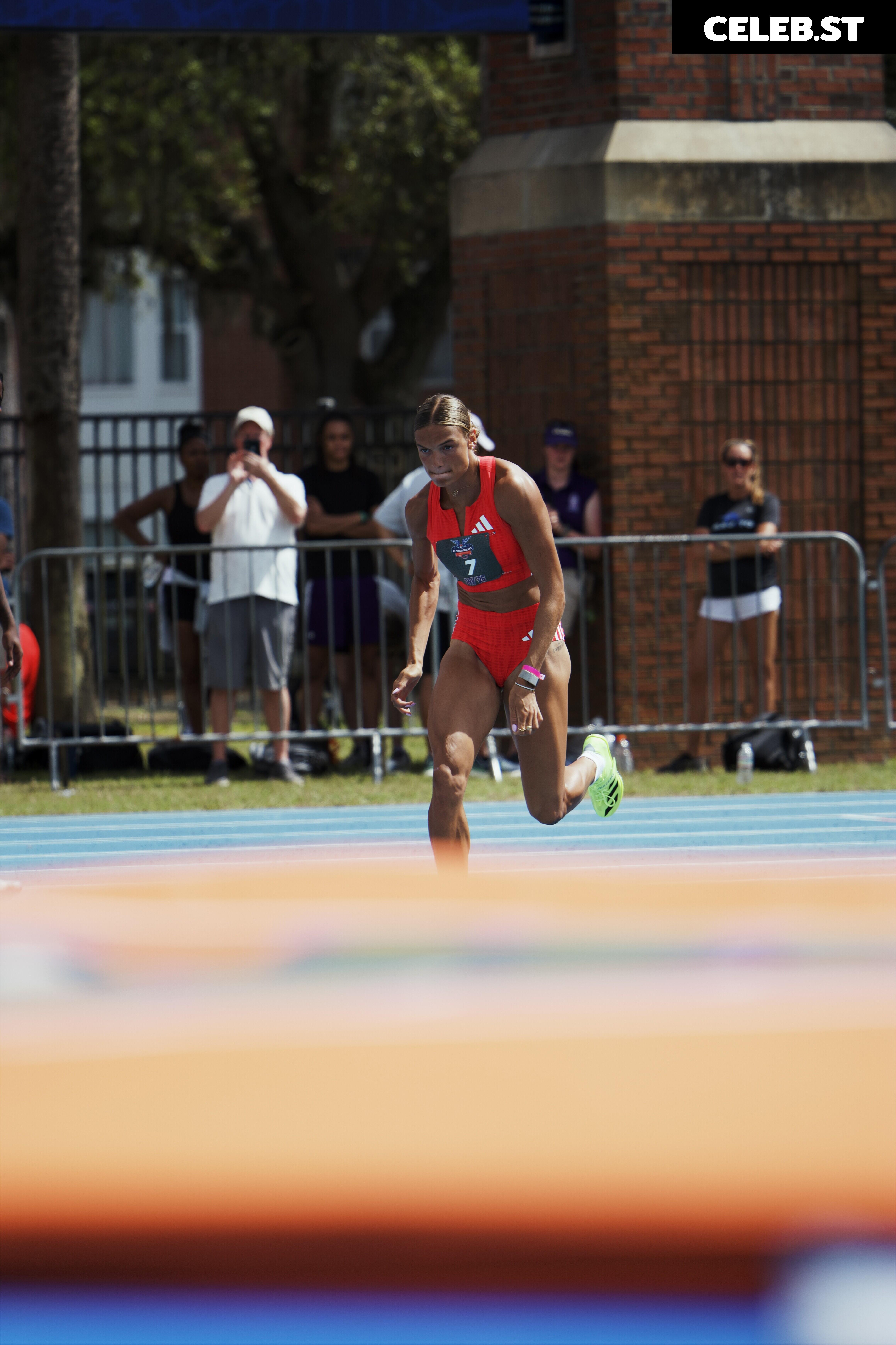 Anna Hall Image 12579129