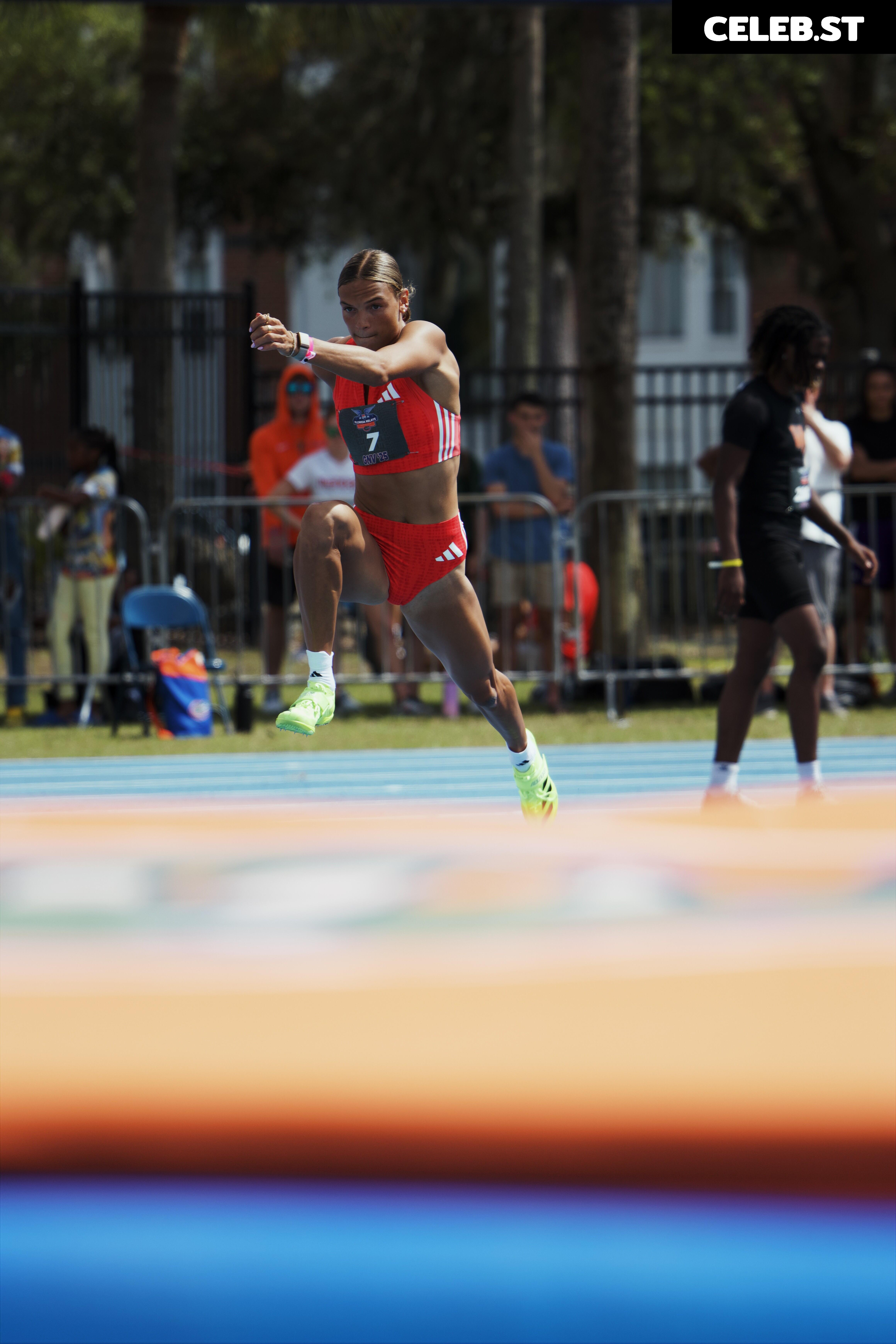 Anna Hall Image 12579111