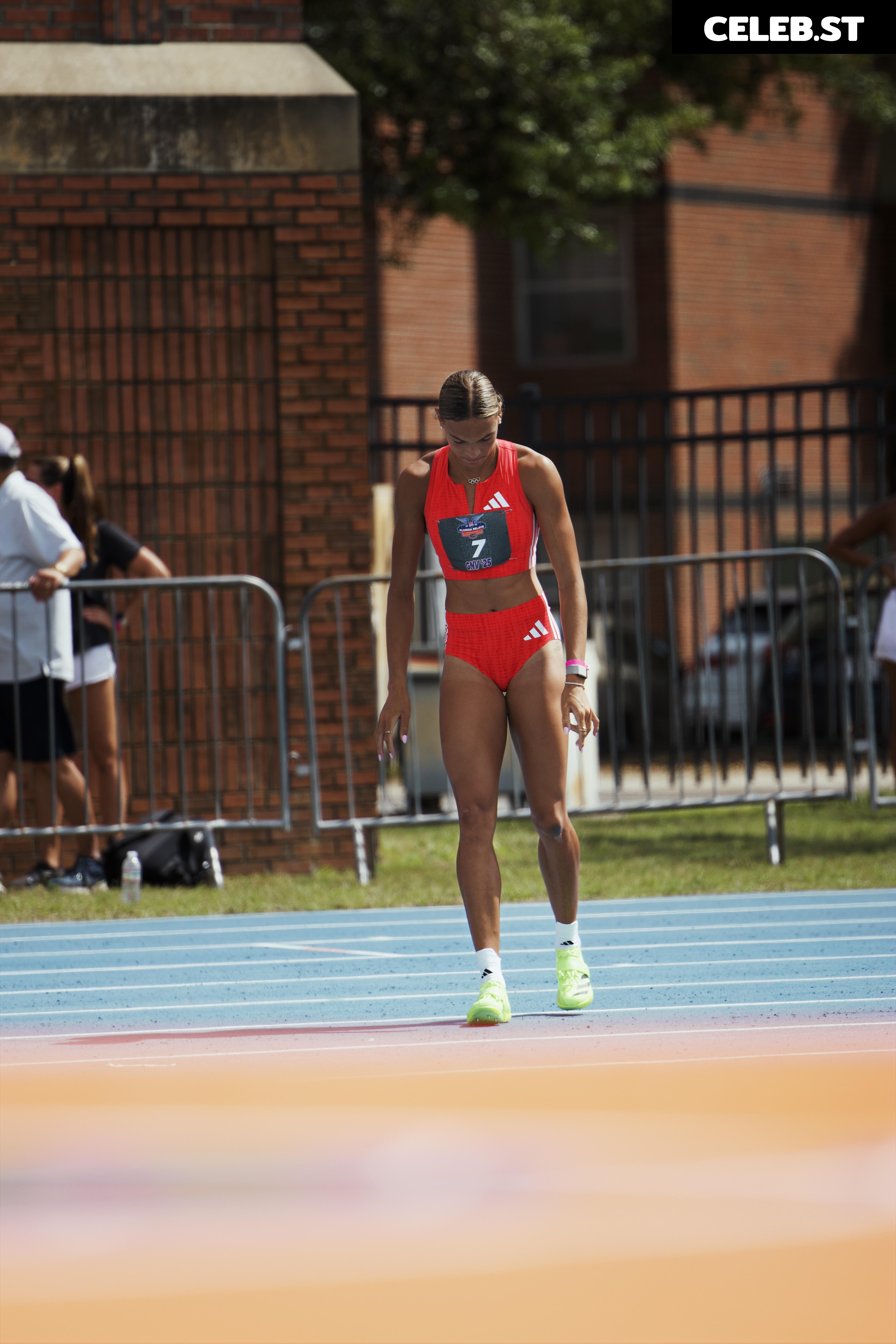 Anna Hall Image 12579101