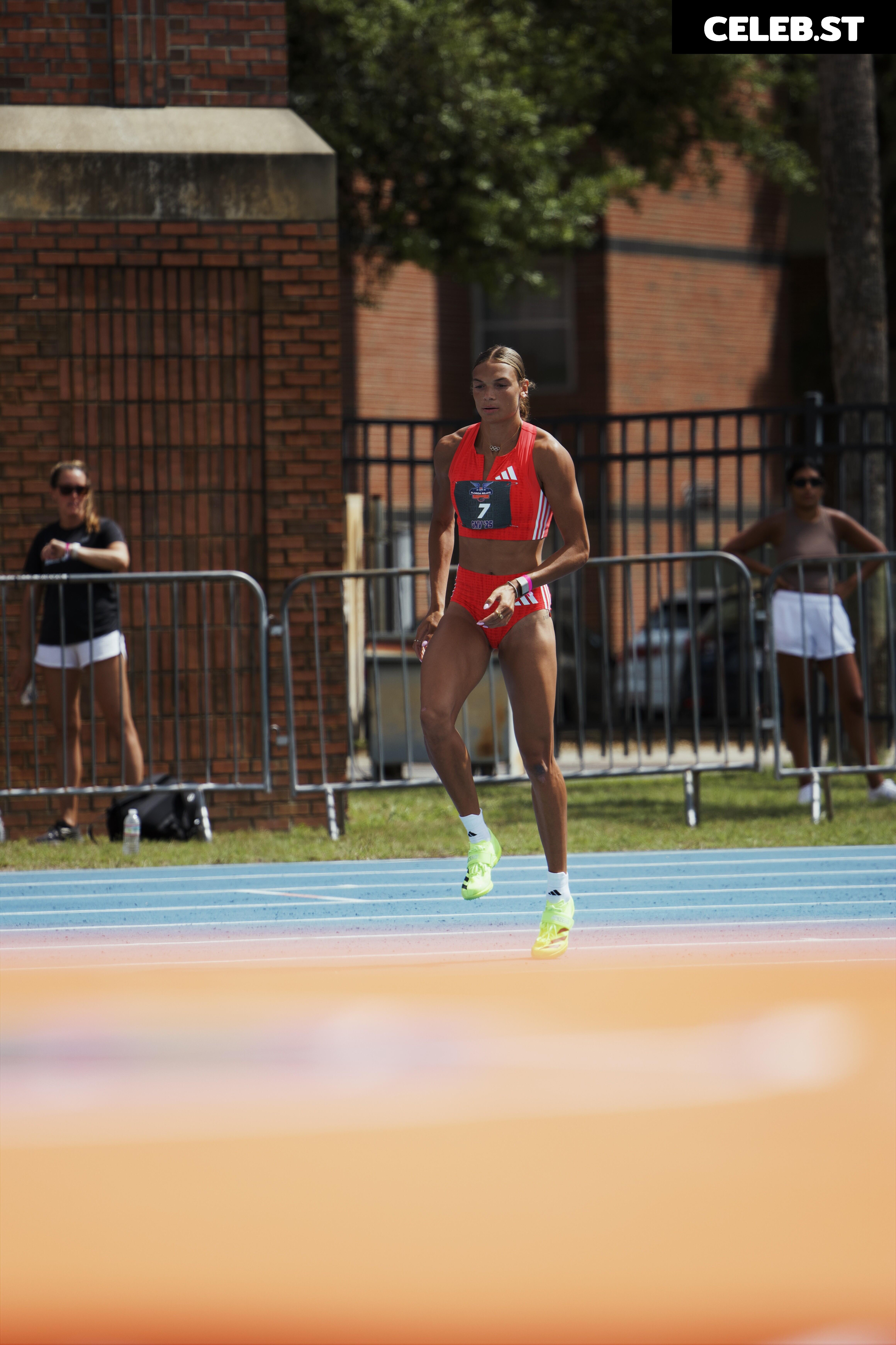 Anna Hall Image 12579104