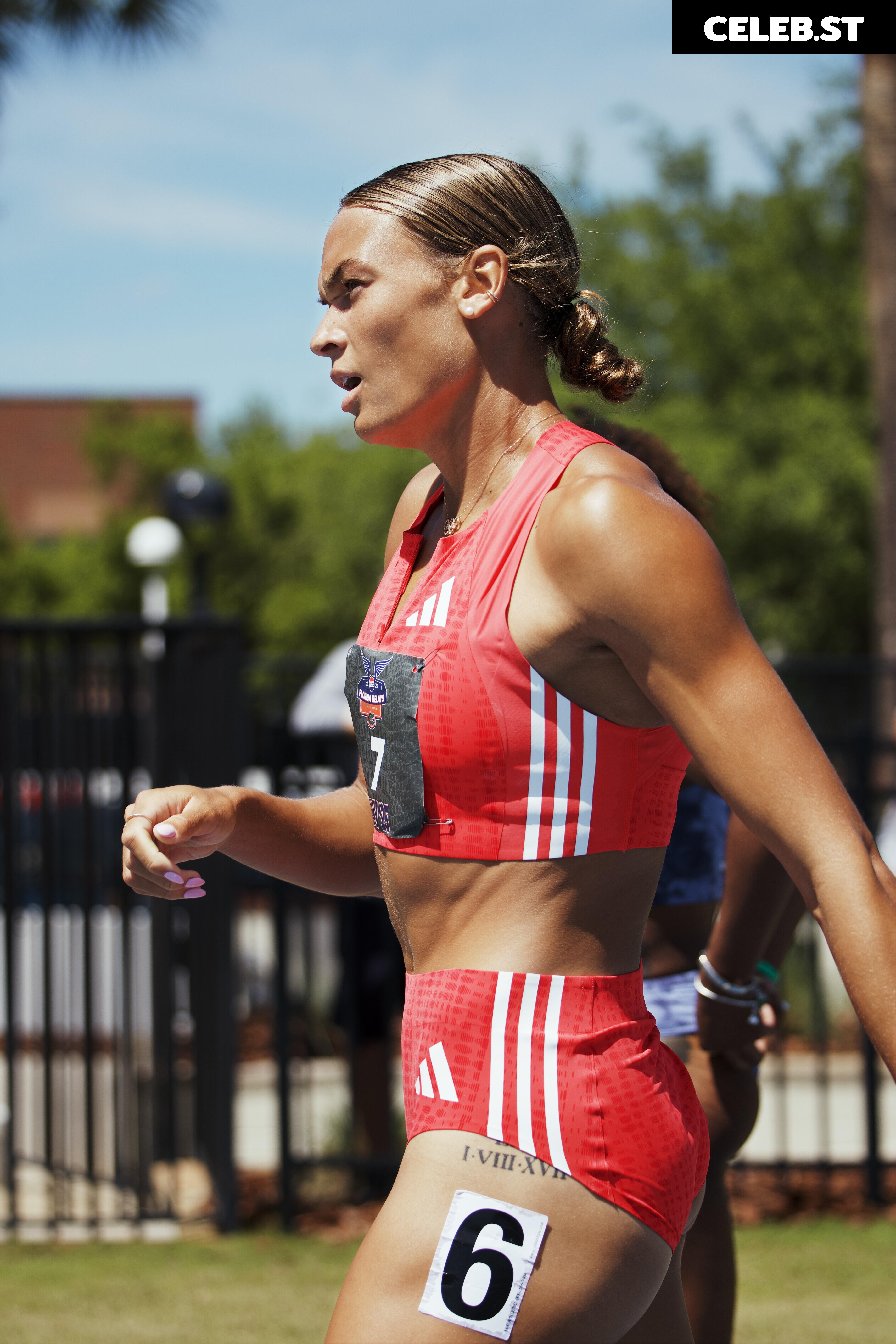 Anna Hall Image 12579132